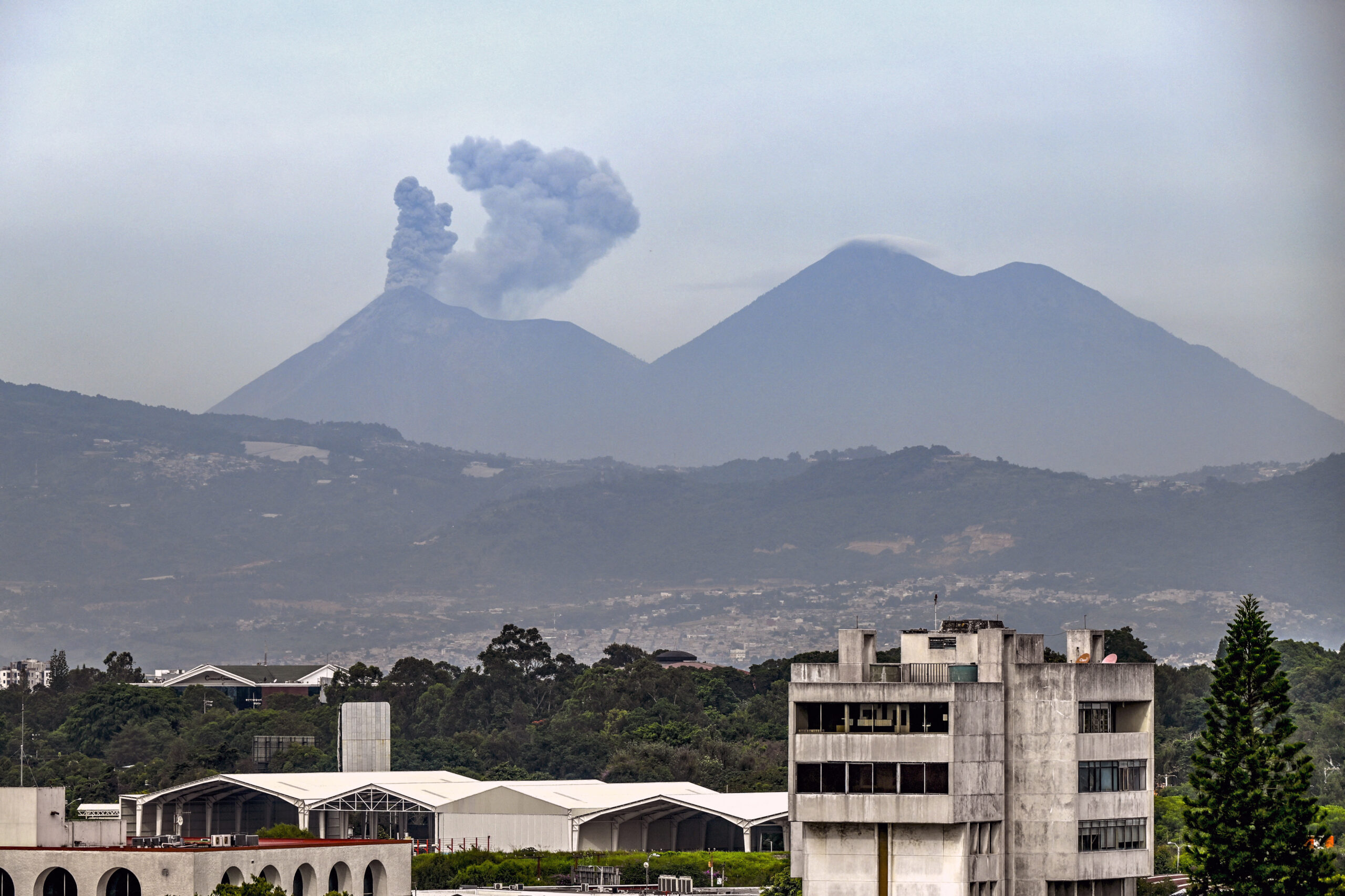 Volcano rumblings prompt air traffic alert in Guatemala