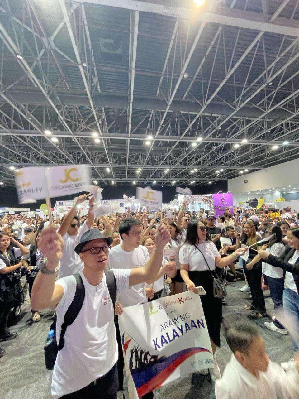 The Dubai World Trade Center was filled with excitement as the Filipino community came together on June 9, 2024, for the Dubai Kalayaan Event 2024.