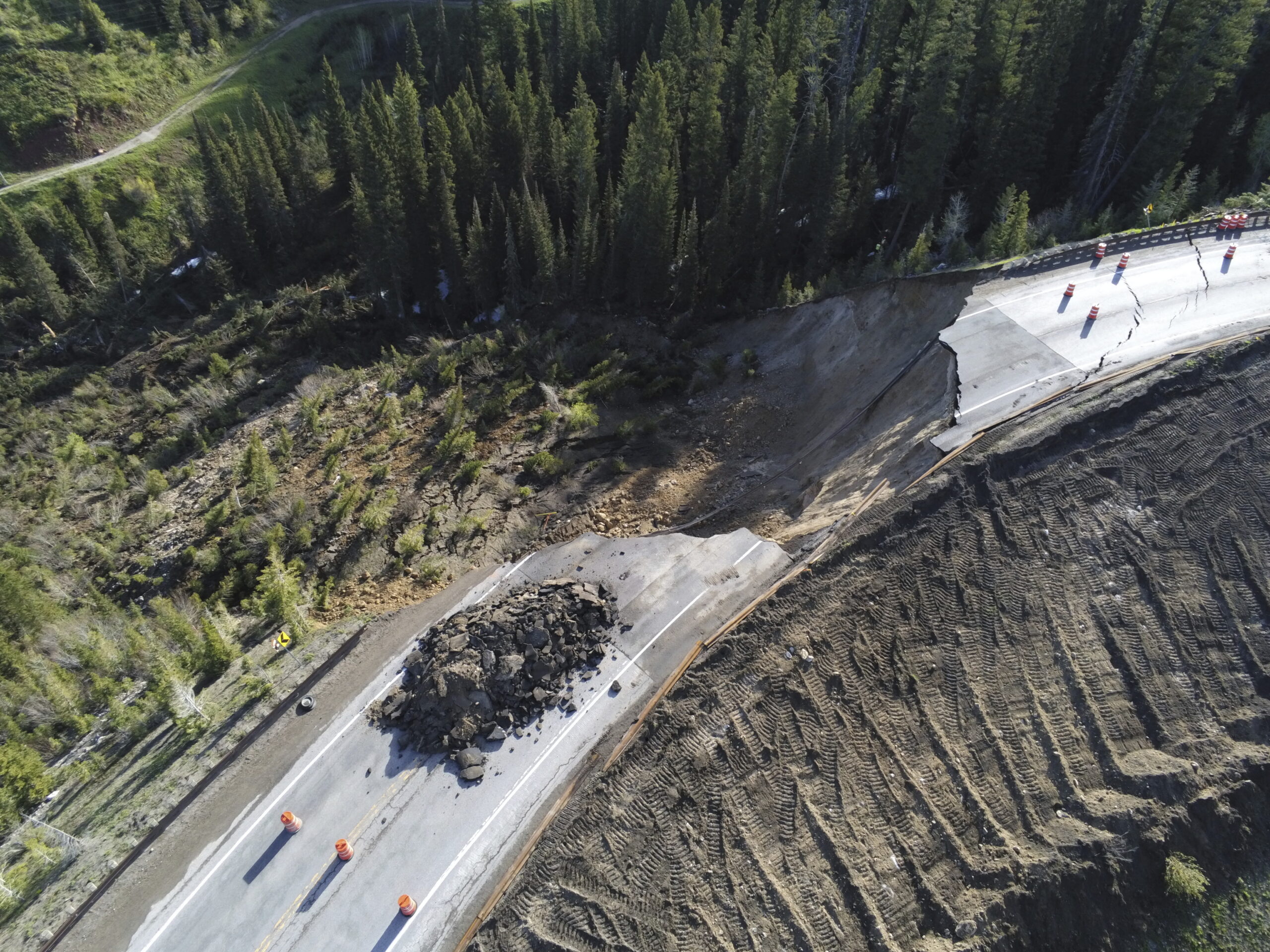 Large chunk of Wyoming’s Teton Pass road collapses