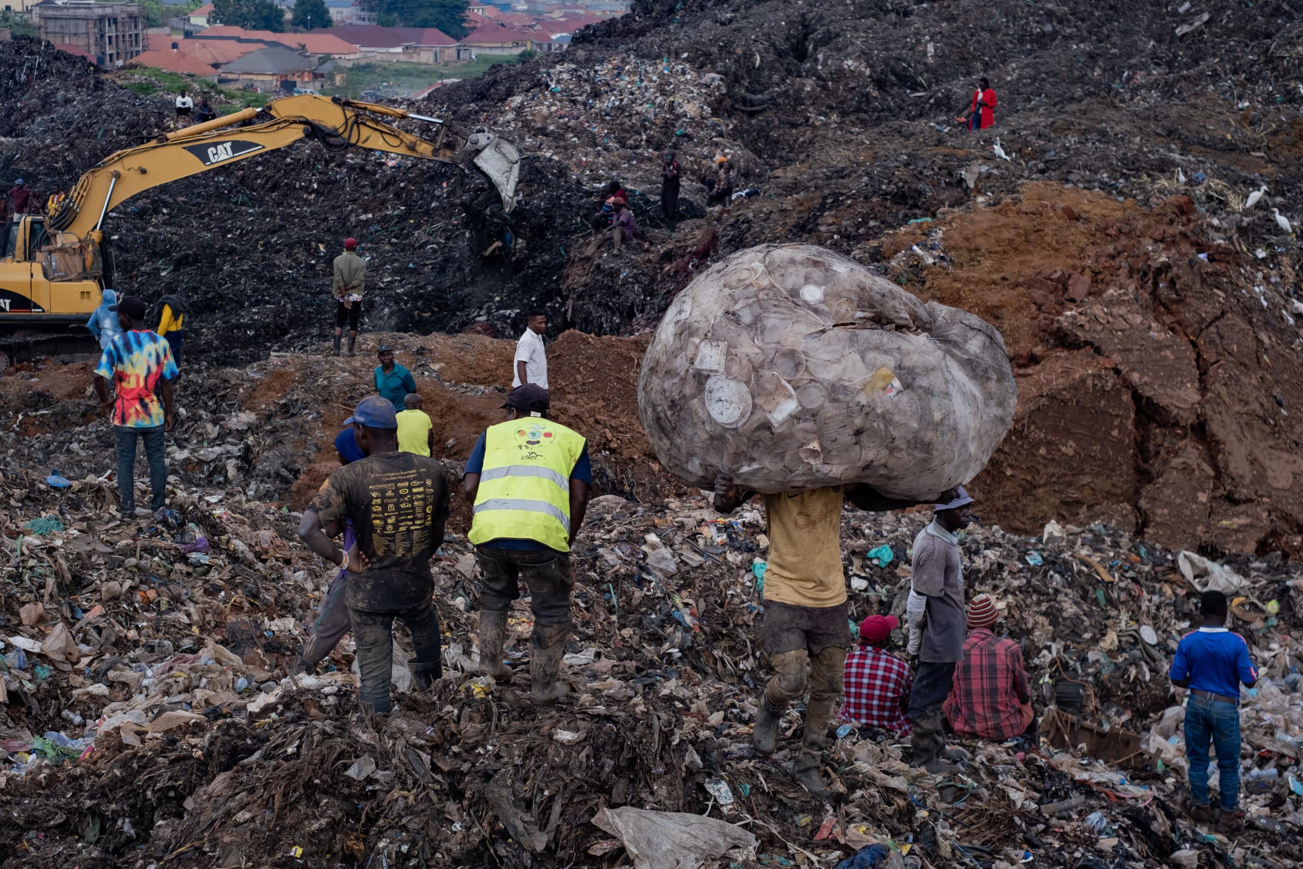 19 dead after Uganda rubbish dump landslide