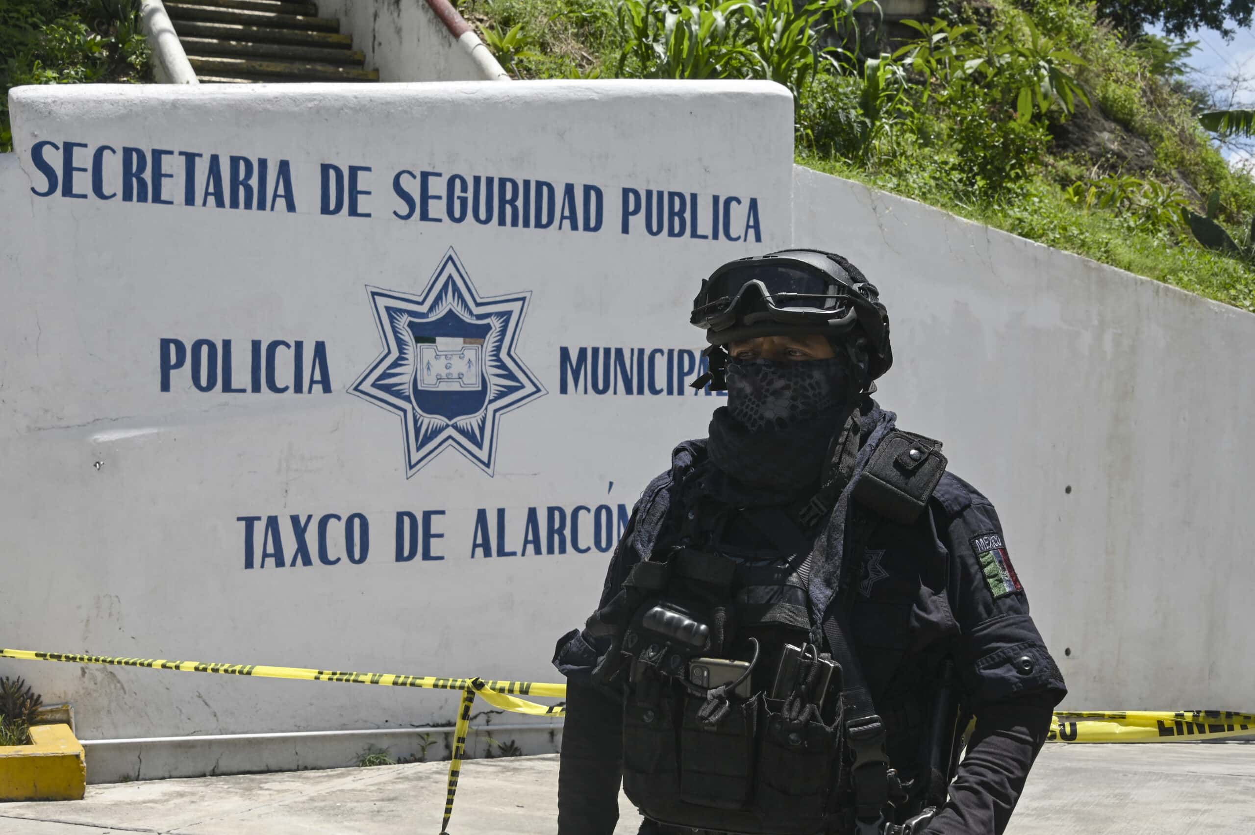 Mexican drug cartel stronghold rattled by shootings, roadblocks