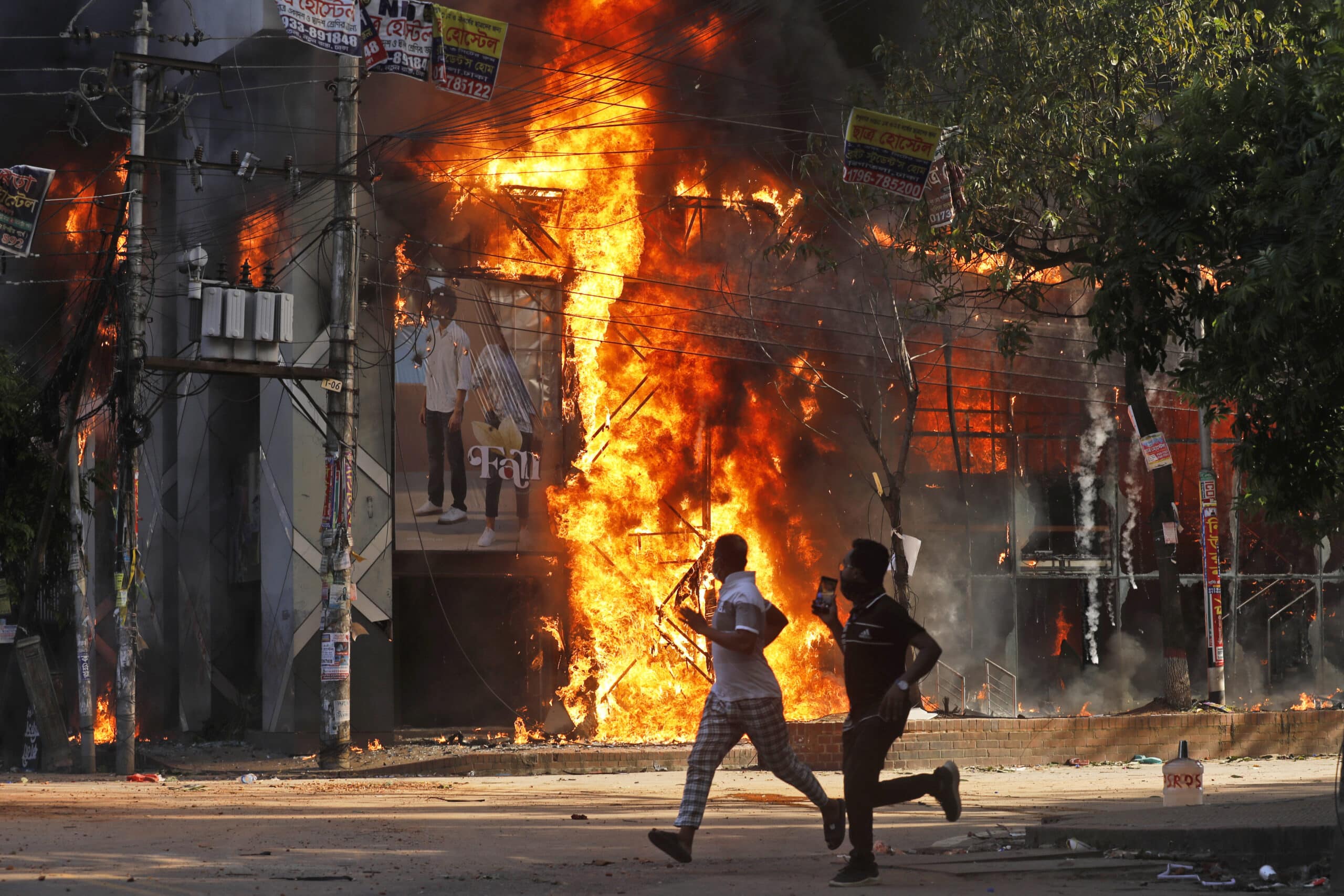 Renewed Bangladesh anti-gov't protests leave nearly 100 dead