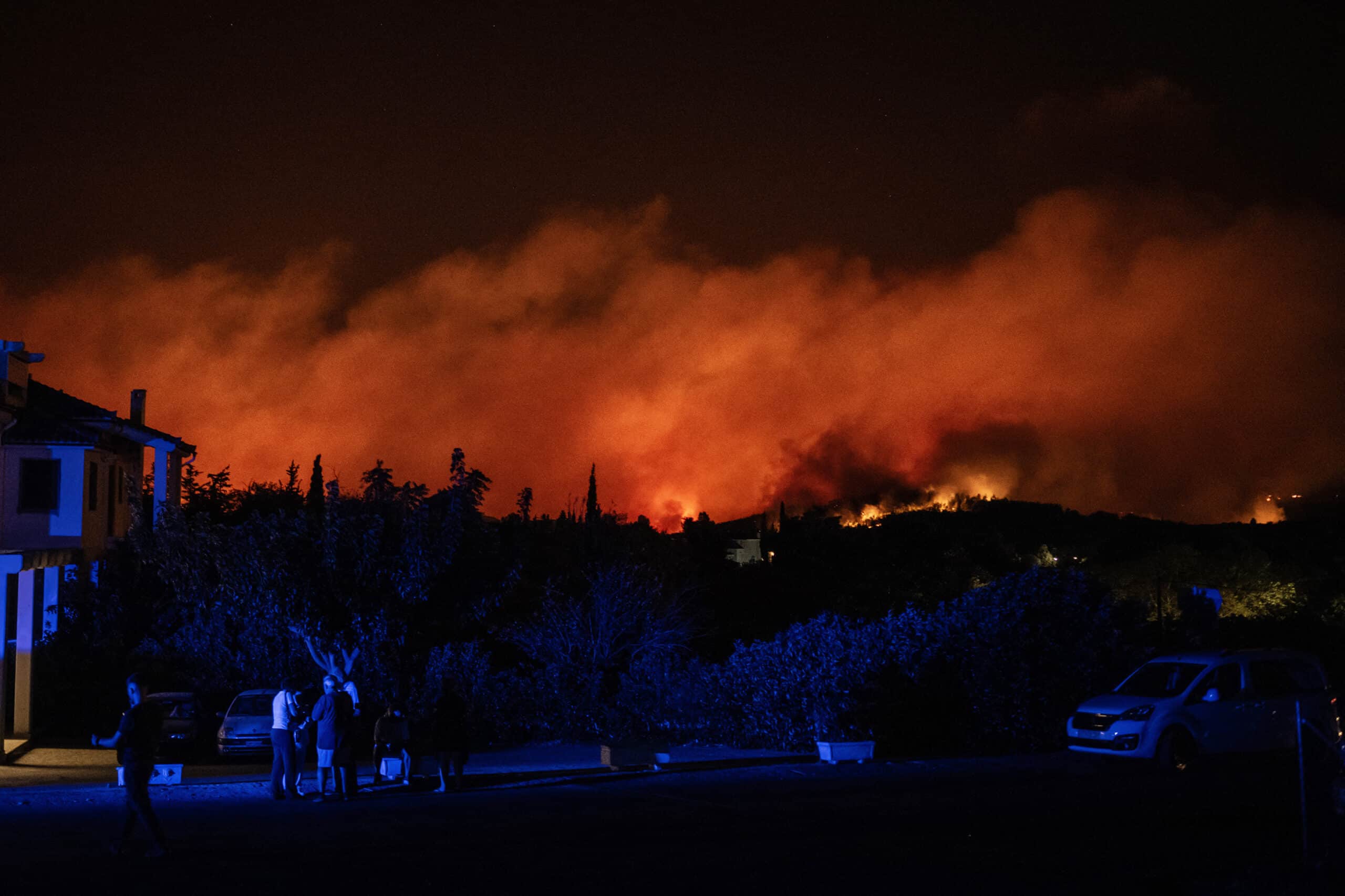 Greece orders thousands to evacuate as wildfires rage