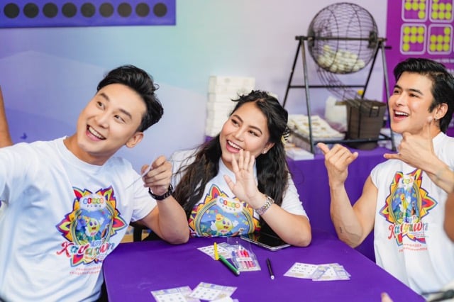 Influencers (left to right) Bont Oropel, Baninay Bautista, and TJ Marquez hanging out at one of the BingoPlus booths. 