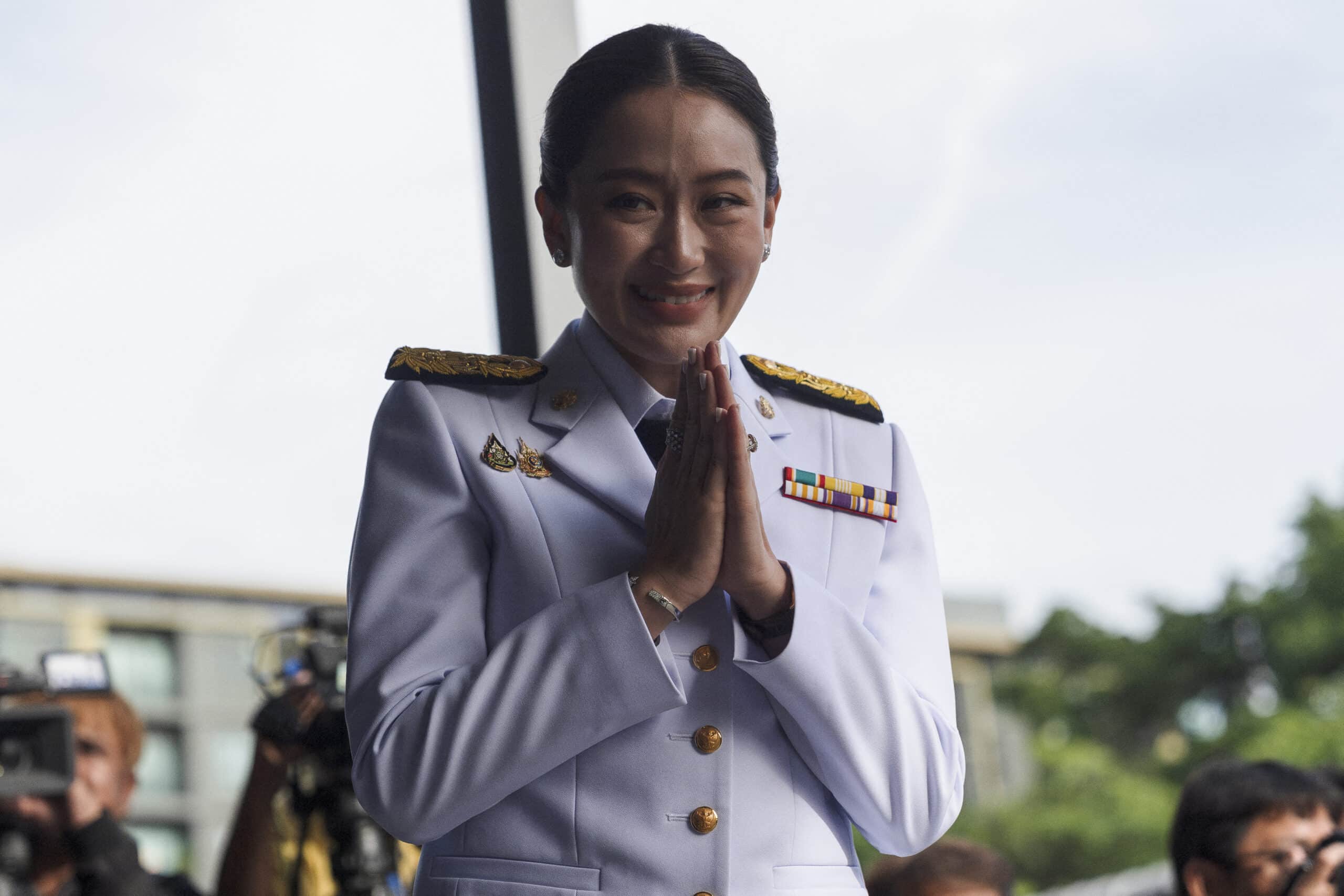 Thai king appoints Shinawatra heiress as new prime minister