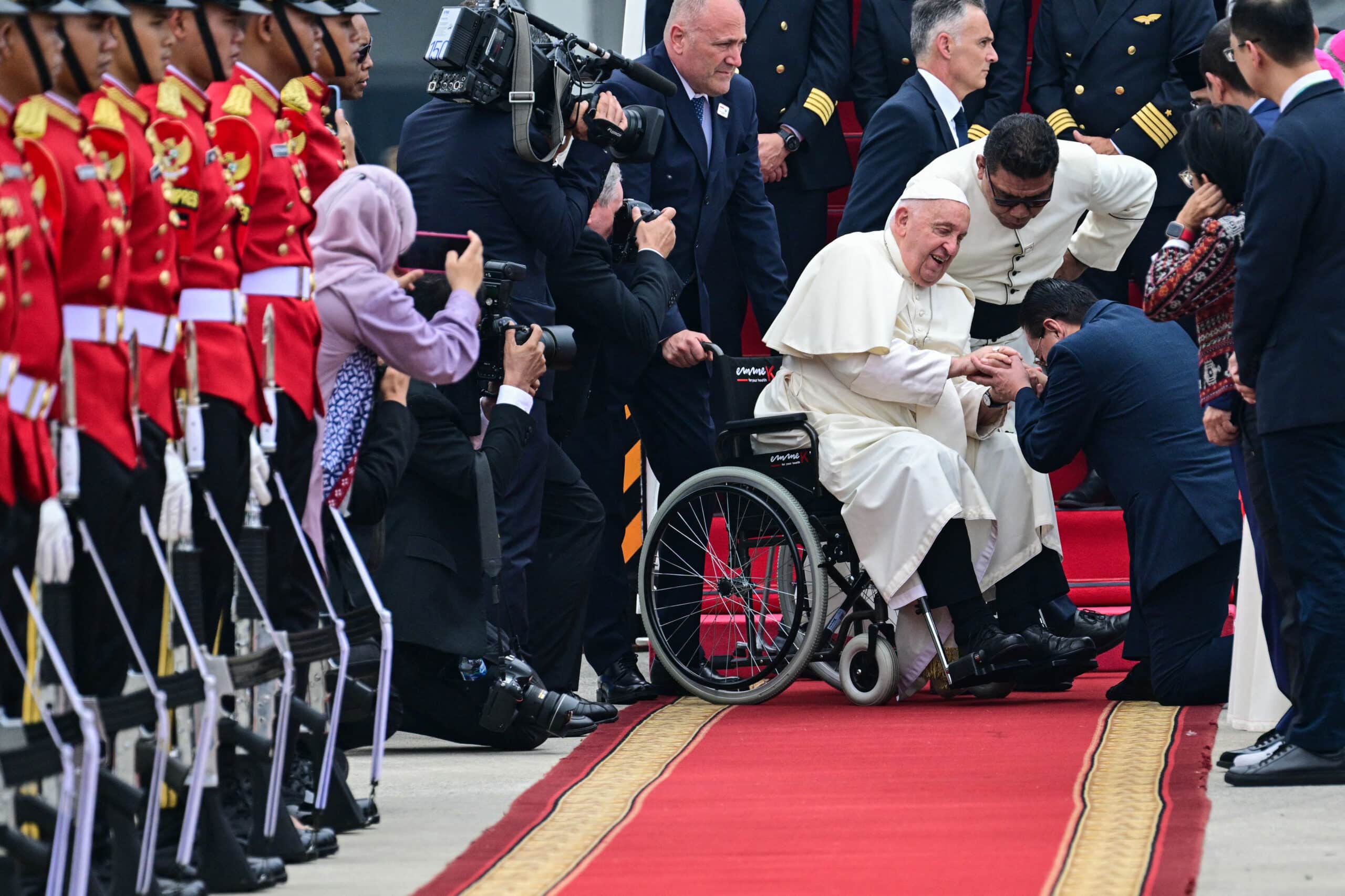 Pope arrives in Muslim-majority Indonesia to start Asia-Pacific tour