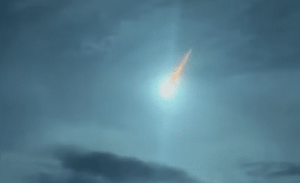 Small meteor lights up Philippine sky