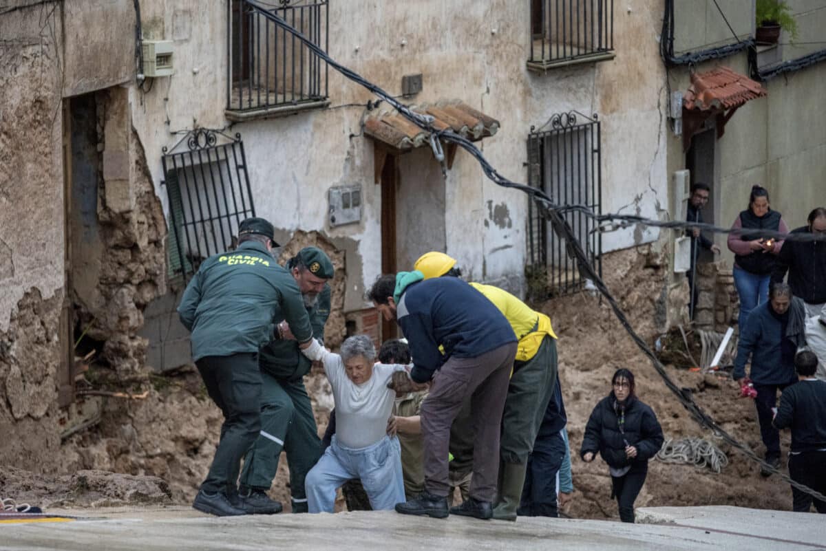 Spain races to save victims as floods kill 62