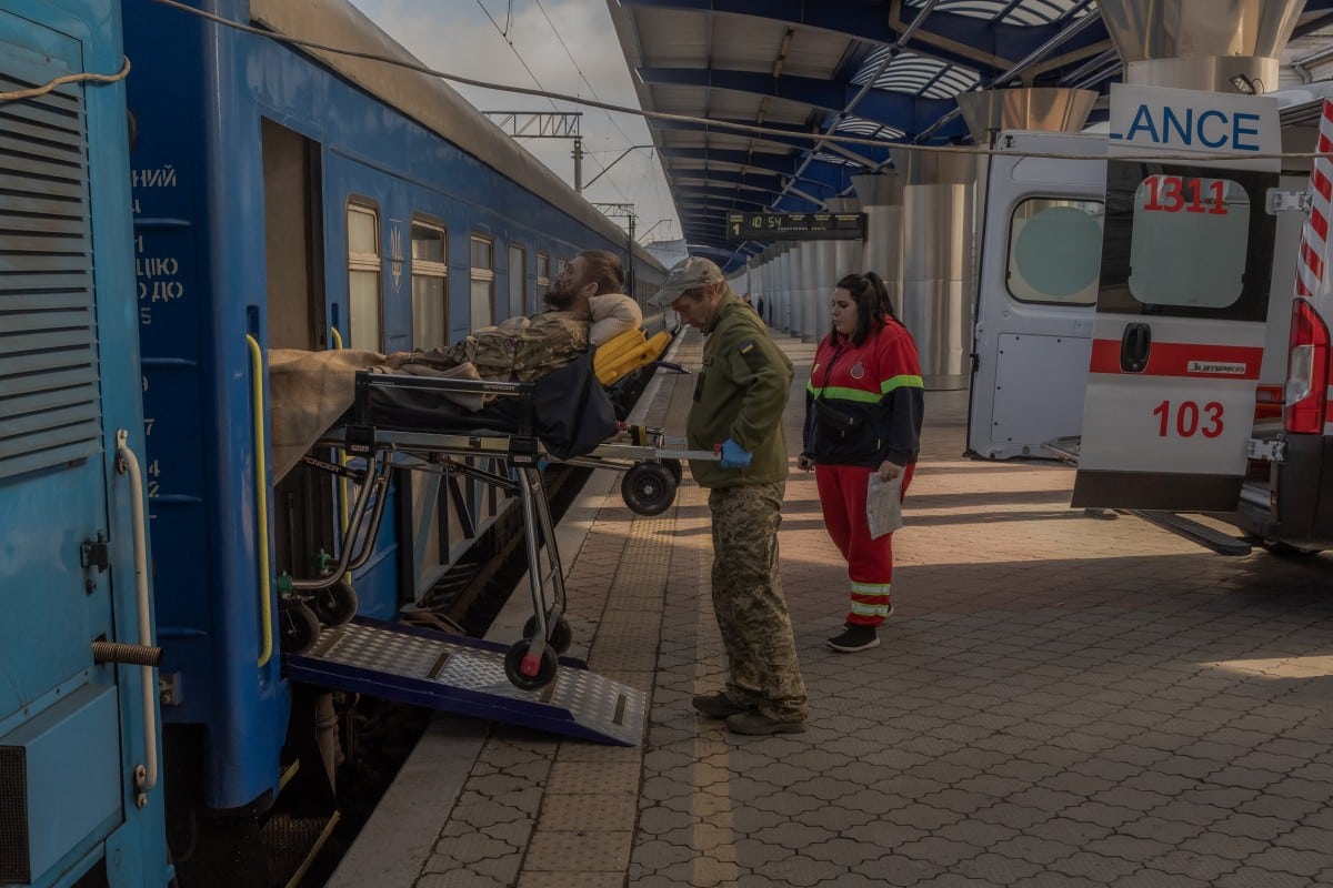 The secret train evacuating wounded Ukrainian soldiers