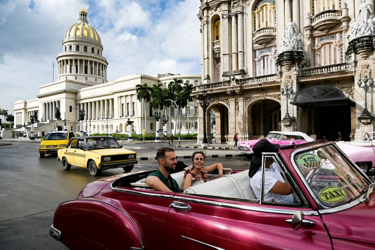 Tourist dreams turn sour after Cuba lights go off