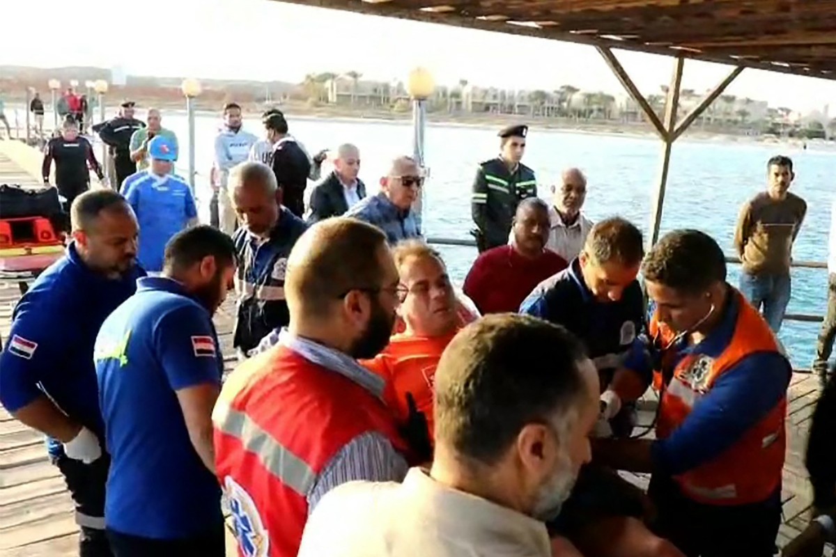 Egypt says over a dozen missing after Red Sea tourist boat capsizes