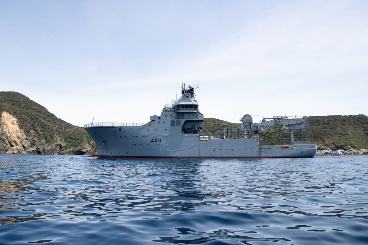 New Zealand Navy vessel hit reef, sank after 'autopilot' error