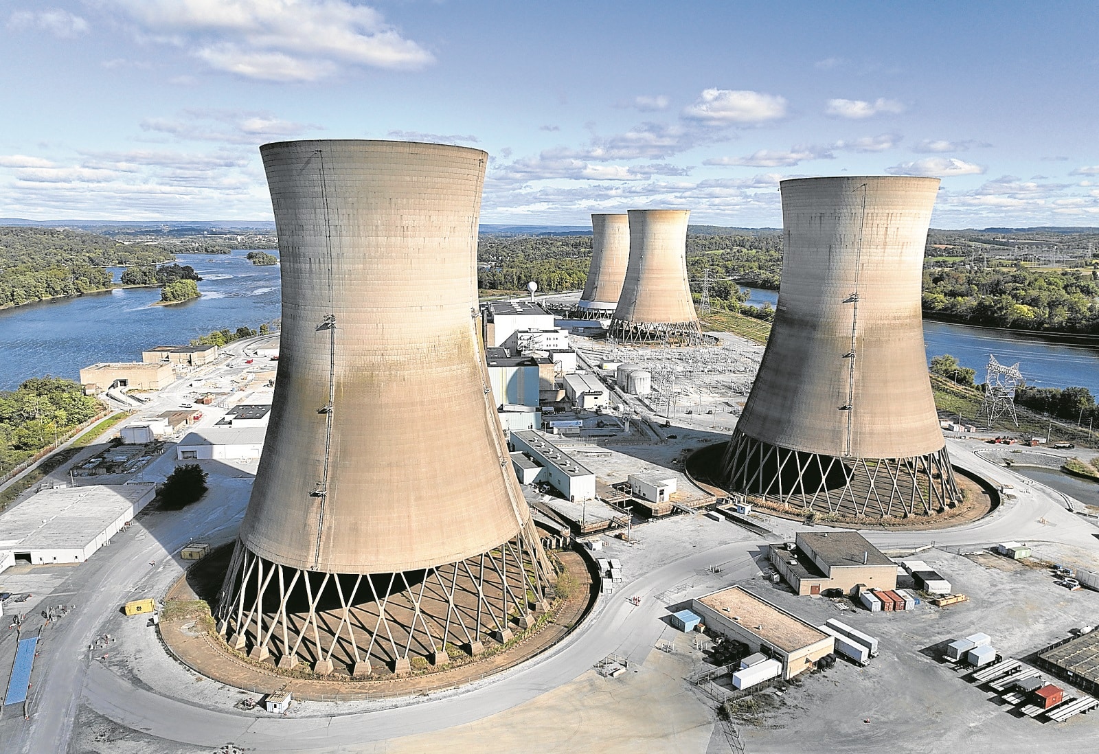 ‘FAUSTIAN BARGAIN’ The shuttered Three Mile Island nuclearpower plant in the middle of the Susquehanna River near Middletown, Pennsylvania