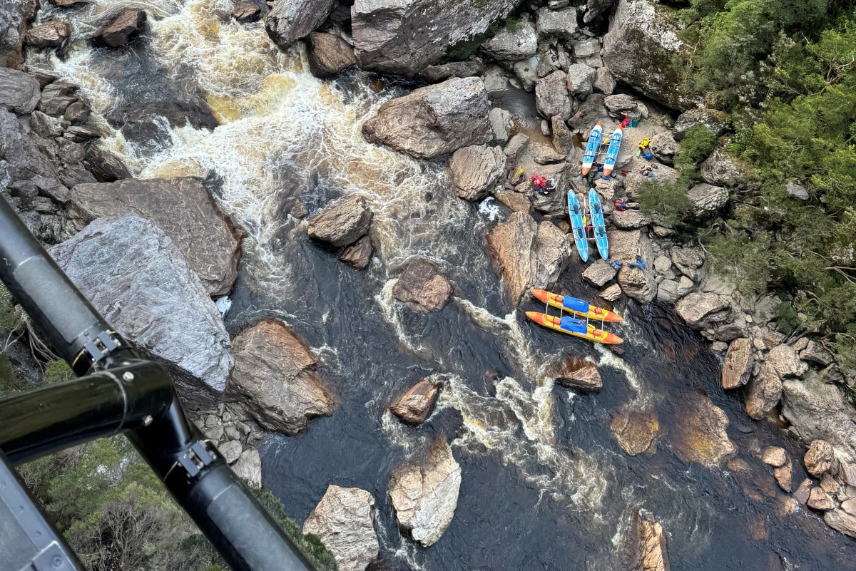 Tourist trapped 20 hours in Australian river has leg amputated