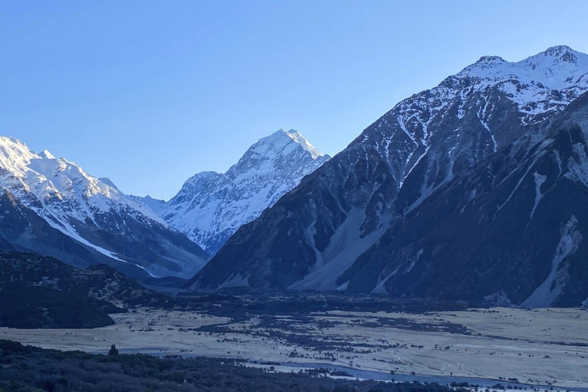 3 climbers from the US, Canada missing on New Zealand's highest peak