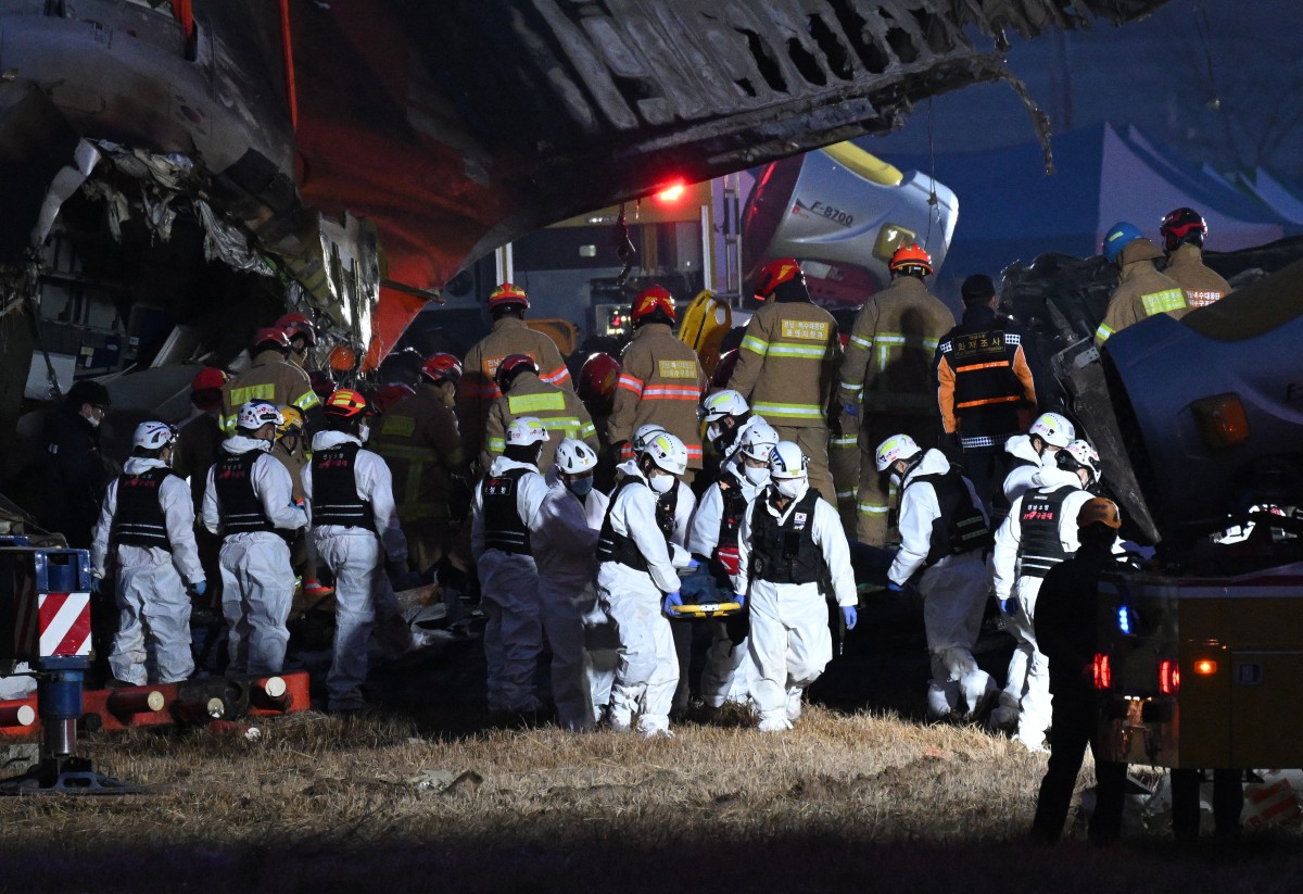 Global condolences for South Korea's deadliest plane crash