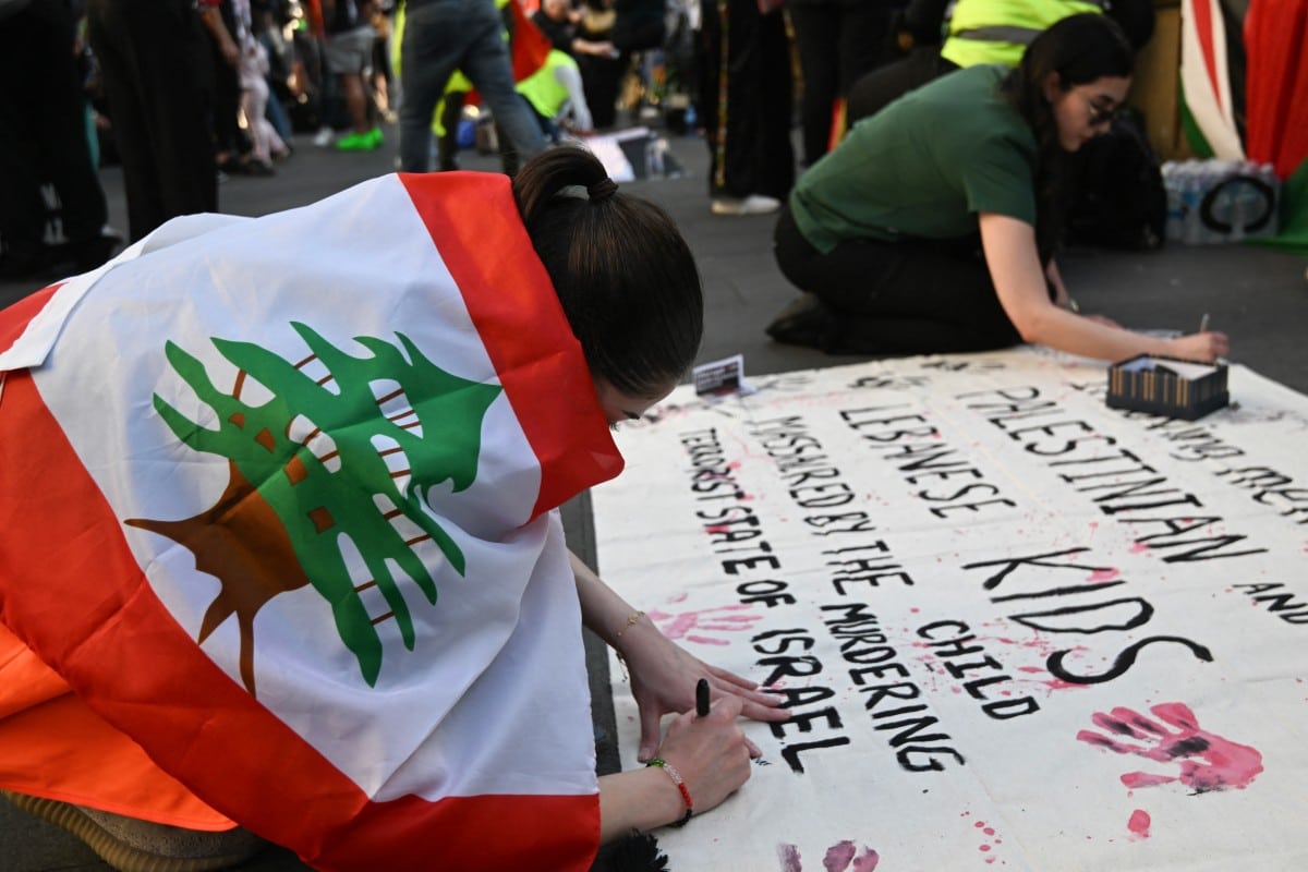 Vandals paint anti-Israel graffiti, burn car in Sydney