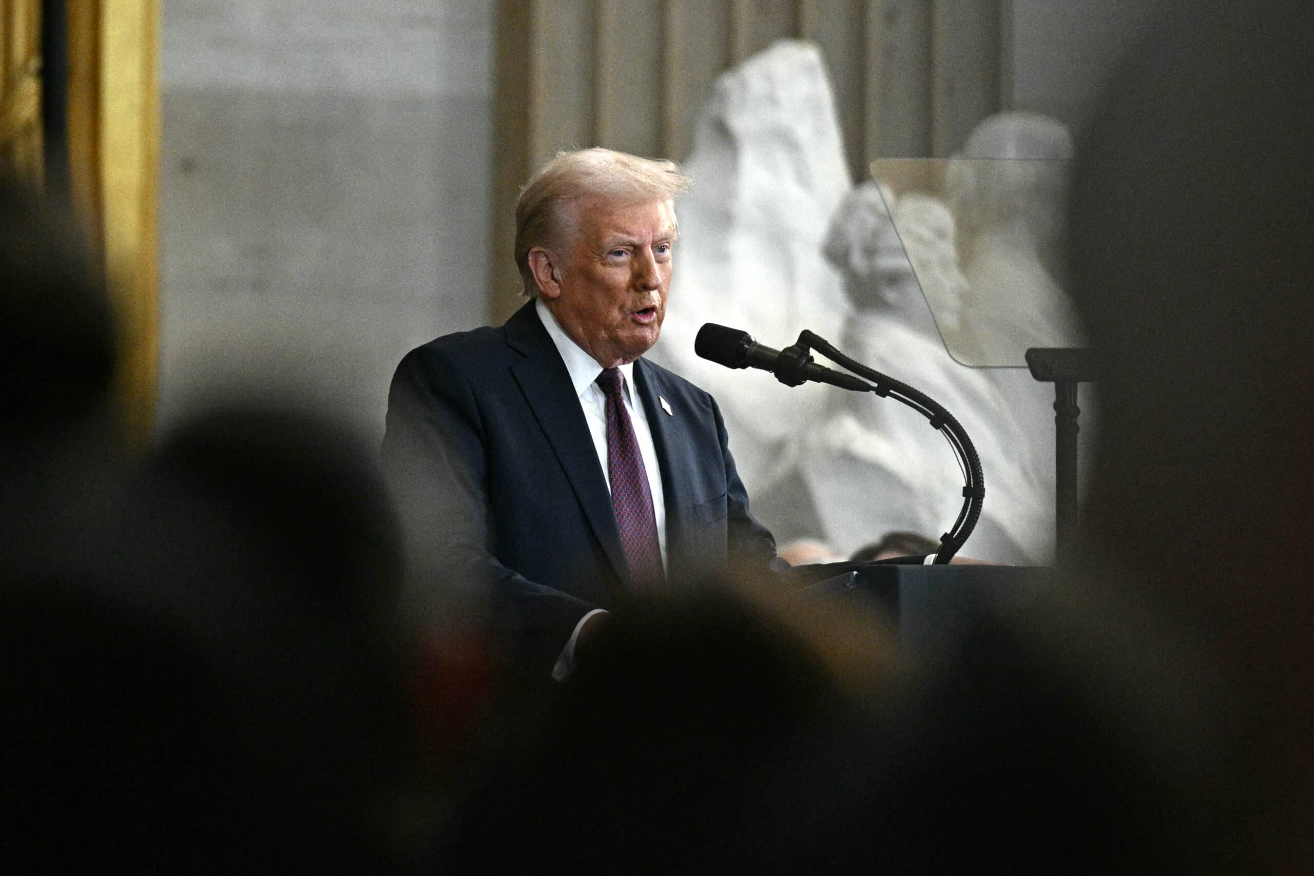 Trump says to declare national emergency, use military at border