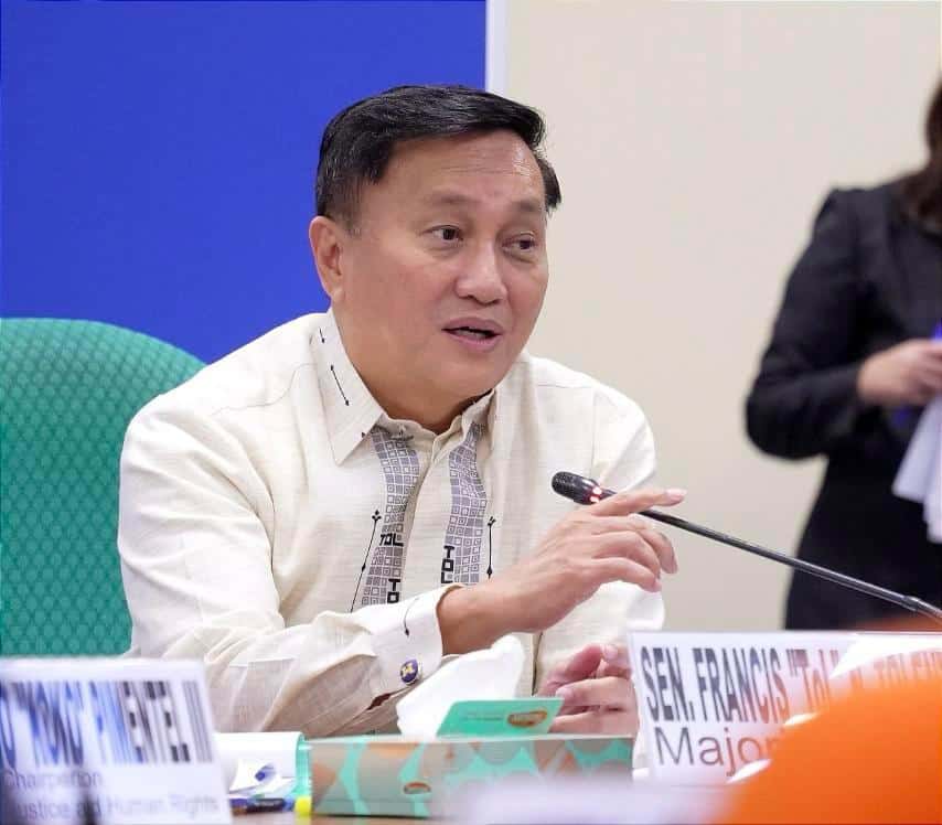 Ang desisyon ng Pilipinas na pansamantalang mag-host ng mga Afghan refugee na bumibiyahe sa Estados Unidos ay “tama, makatao, at kapuri-puri.” Ito ang binigyang-diin ni Senate Majority Leader Francis 'Tol' Tolentino, bilang reaksyon sa mga balitang lumabas ng bansa ang mga Afghan refugee sa pagitan ng Enero 15 hanggang 17.