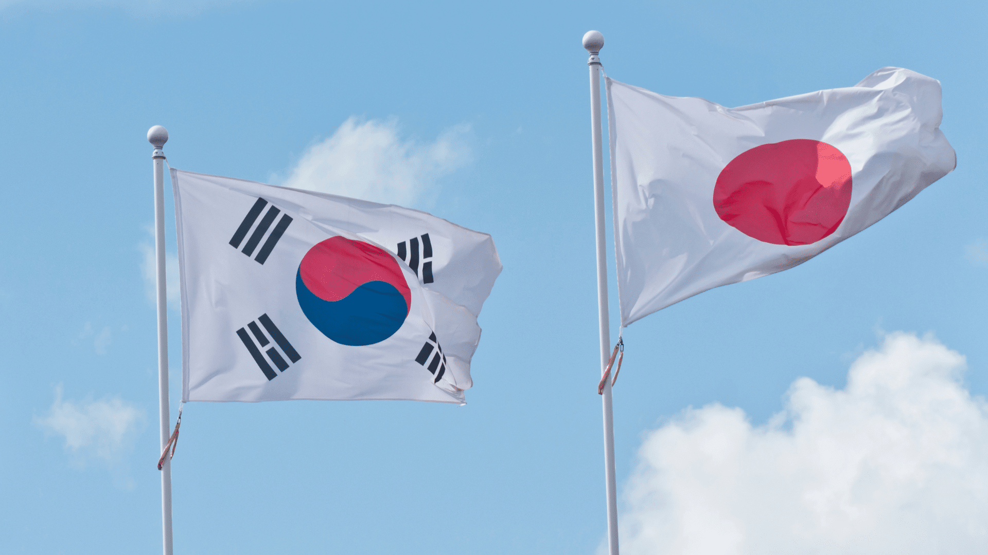 Japan, South Korea leaders meet as China flexes muscles