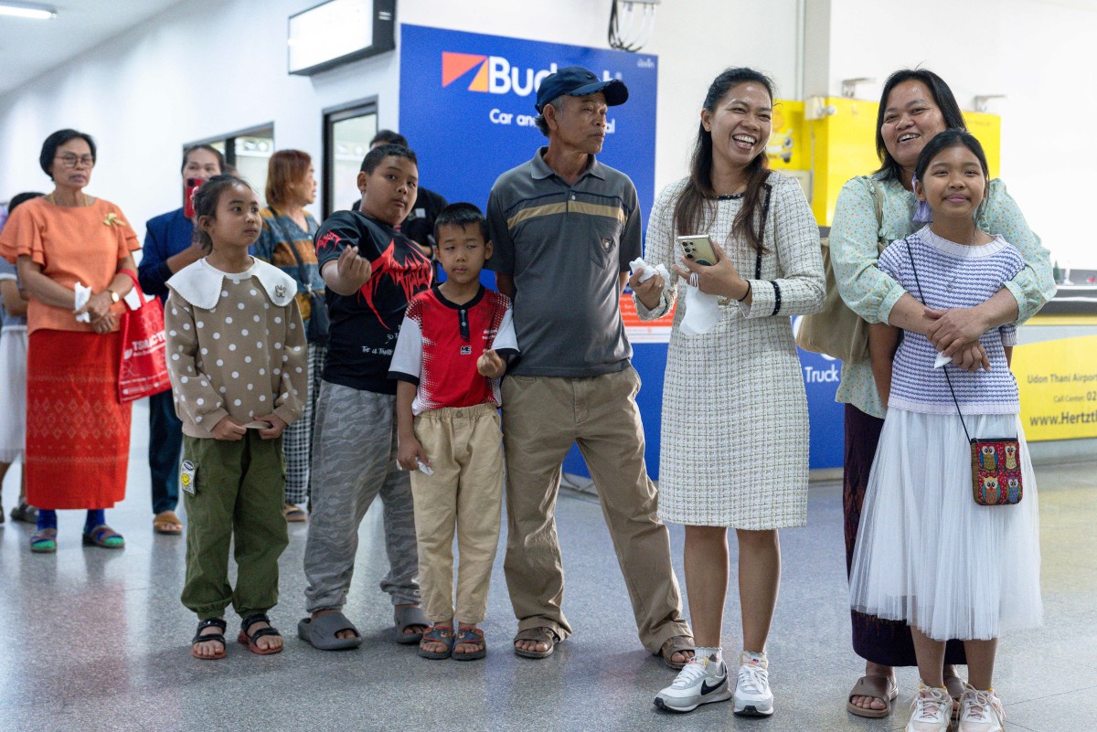 Thai hostages freed from Gaza arrive in Bangkok