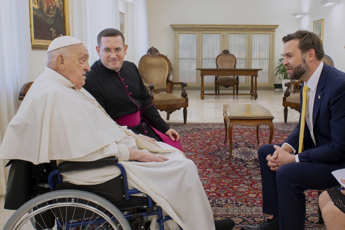 PHOTO: Pope Francis with JD Vance FOR STORY: JD Vance was one of the last leaders to meet with Pope Francis