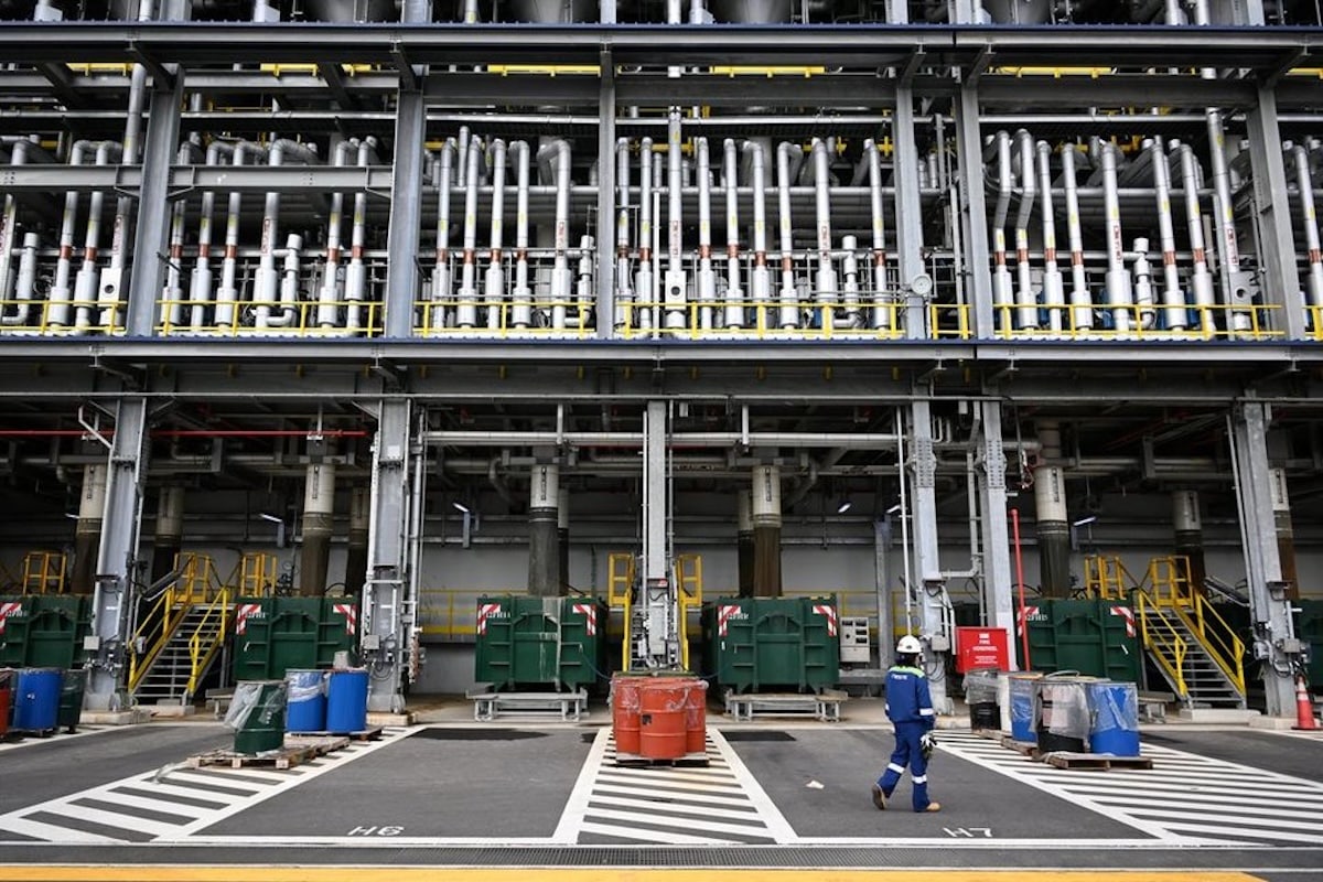 Turbulence ahead: How used cooking oil could hinder aviation’s green fuel hopes