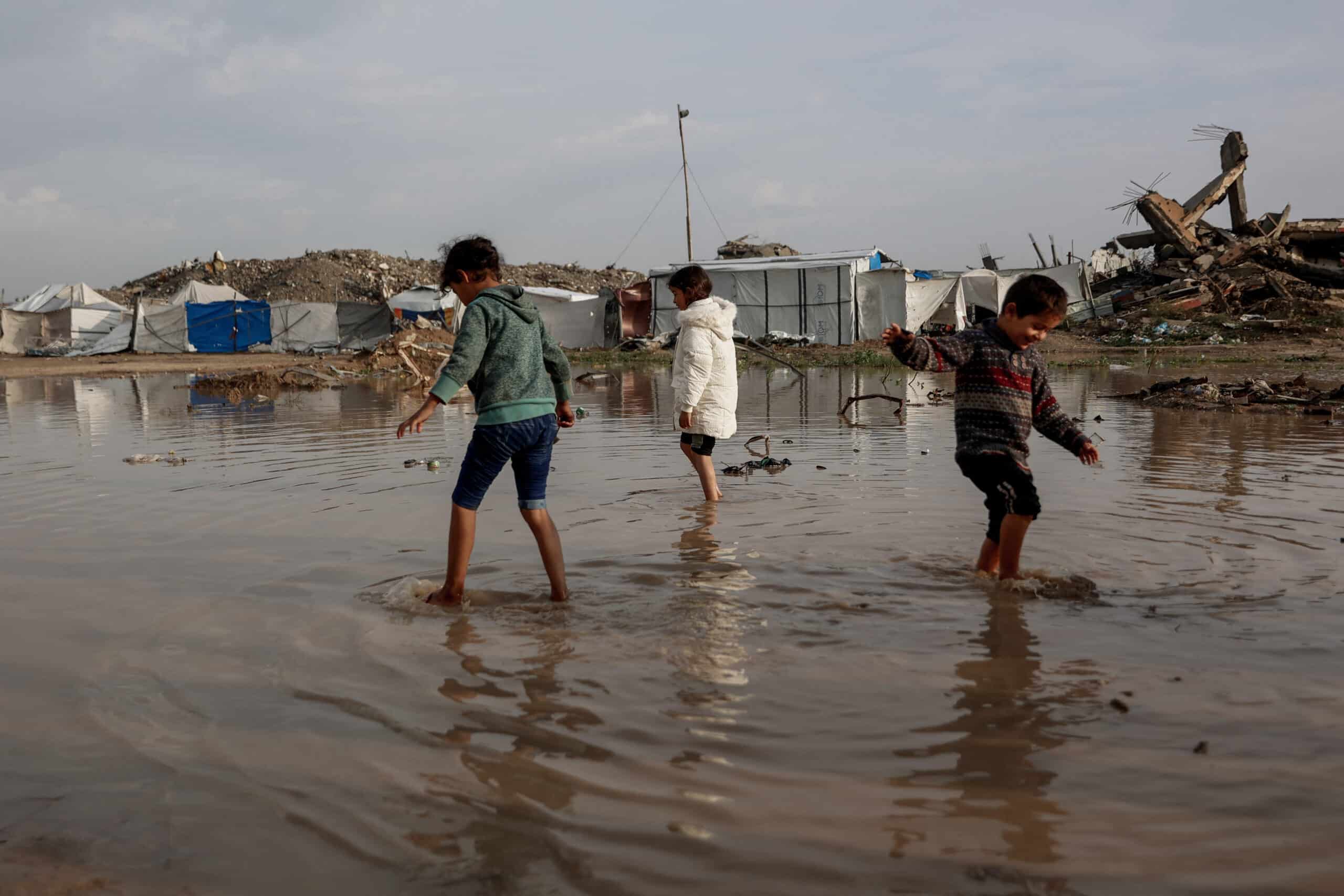 Winter storm brings fresh hardship to displaced Gazans