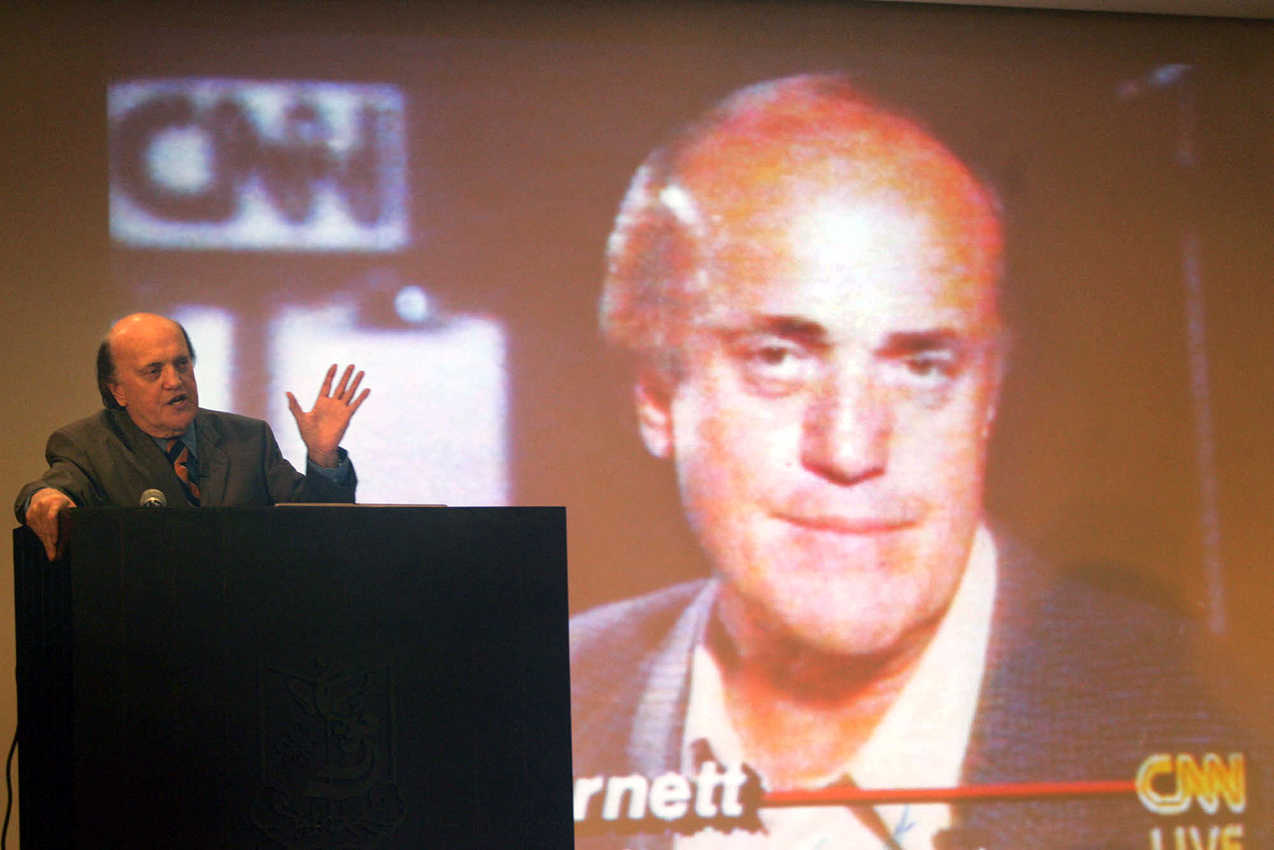 Pulitzer-winning Vietnam/Gulf War reporter Peter Arnett dies at 91