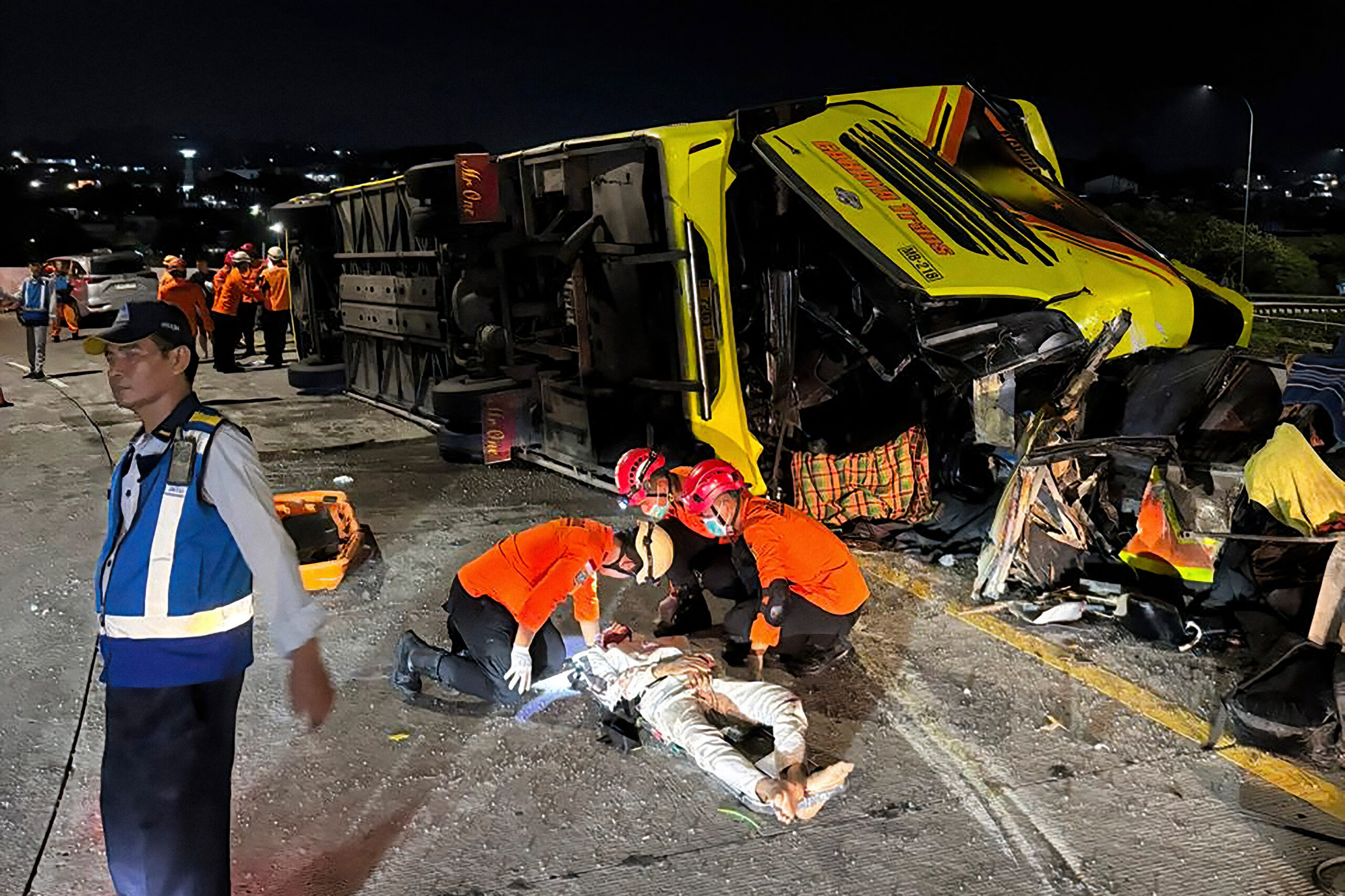 Indonesia bus crash kills 16, rescuer says