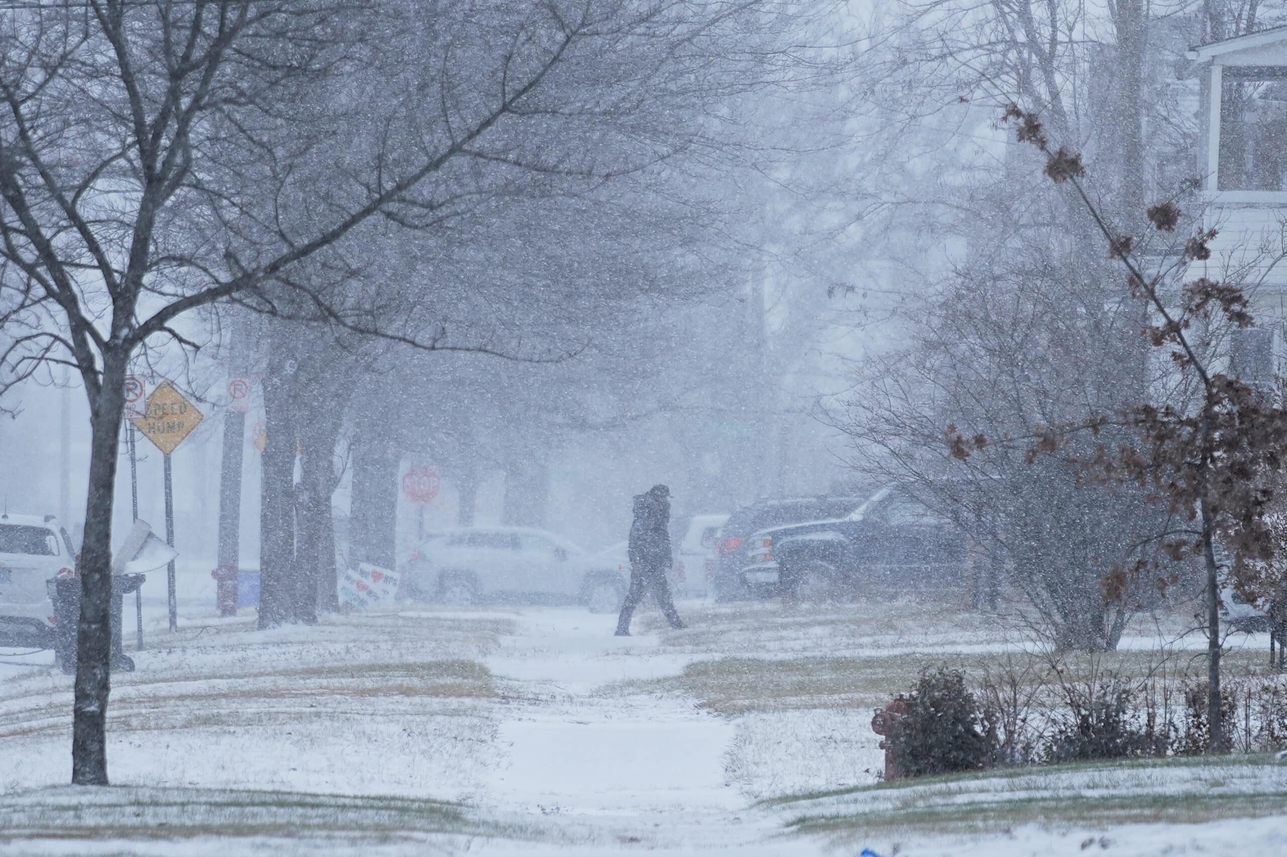 Arctic blast brings snow and wind to the Great Lakes and Northeast
