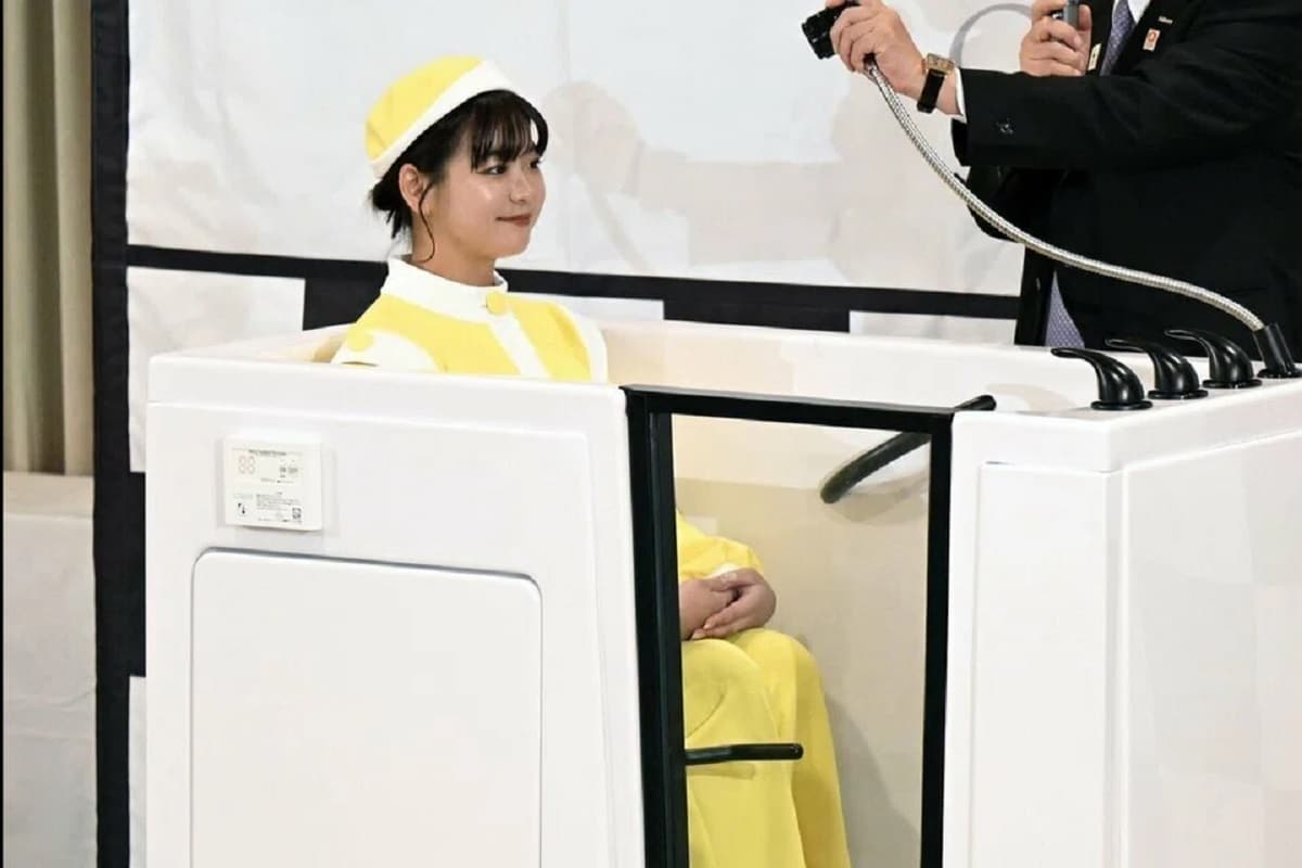 Osaka expo presents human washing machine