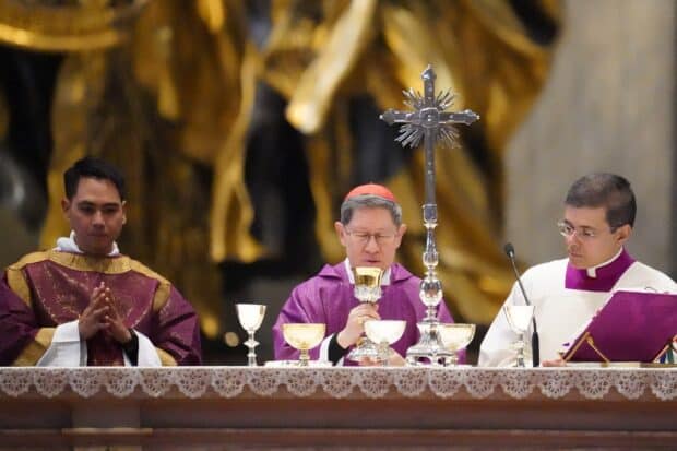 Cardinal Tagle condemns corruption during Simbang Gabi at Vatican