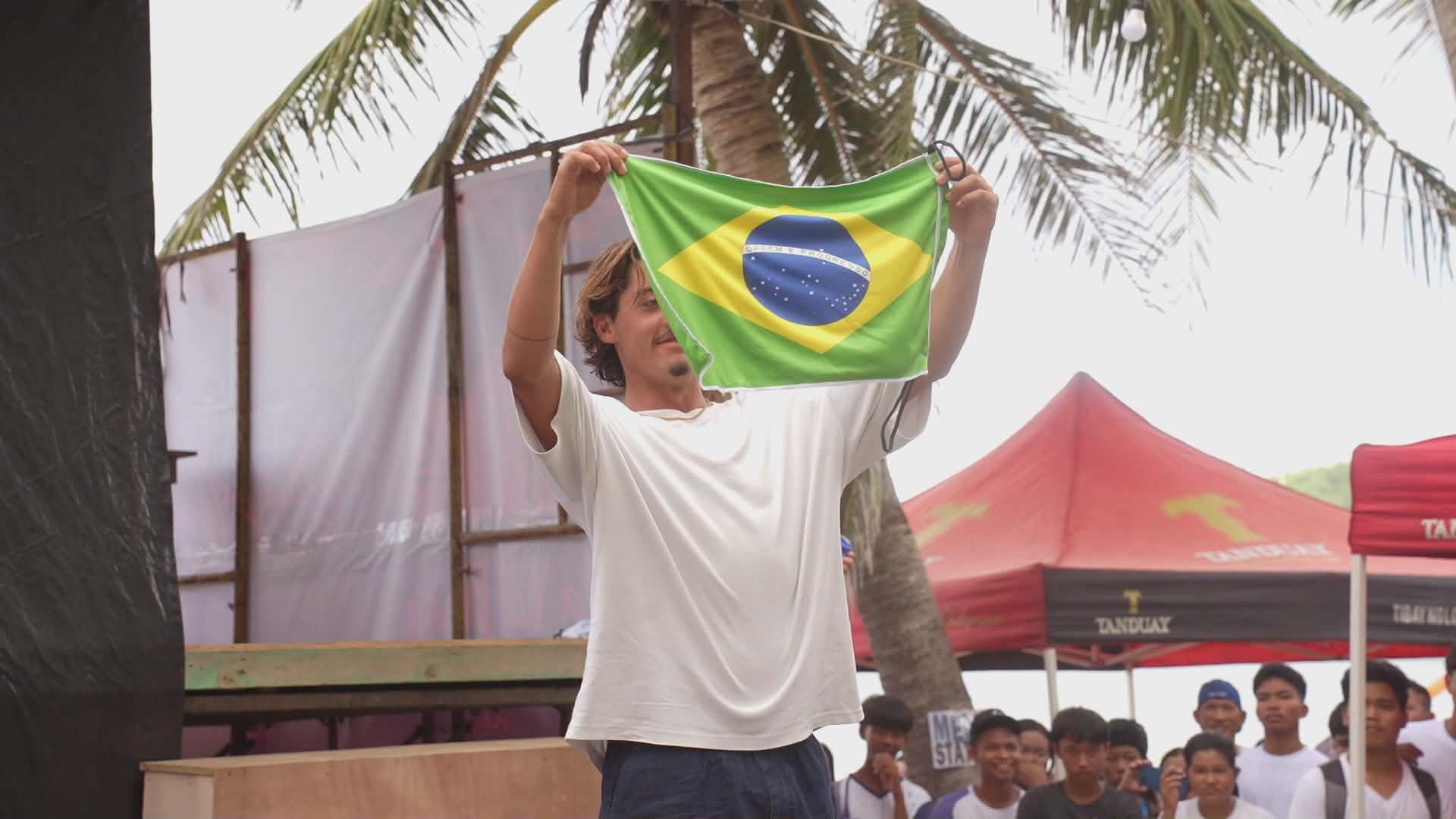 Brazilian surfer remembered after fatal motorcycle crash in Palawan