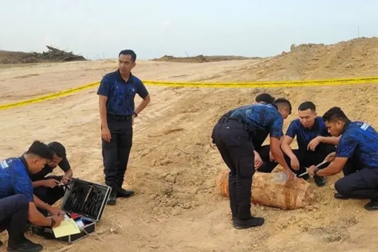 WWII-era 227kg bomb unearthed at Malaysia construction site