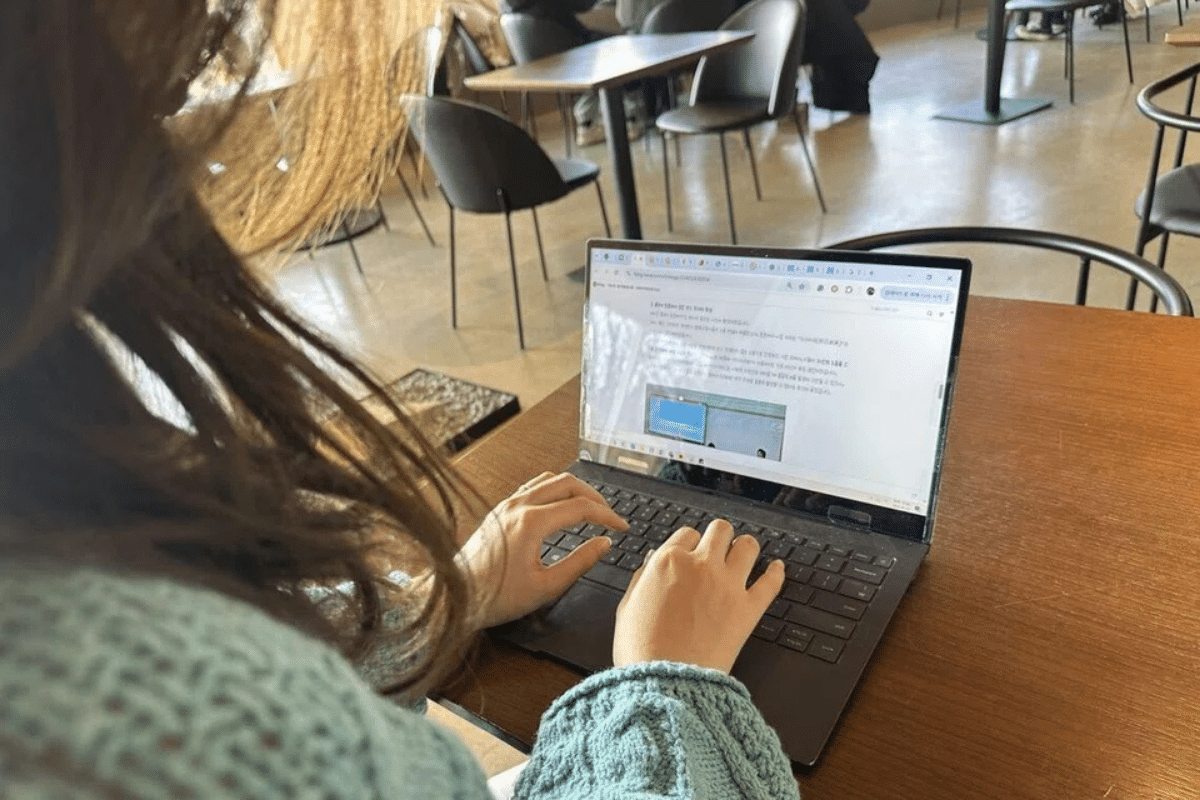 For many young South Koreans, one job doesn’t cut it