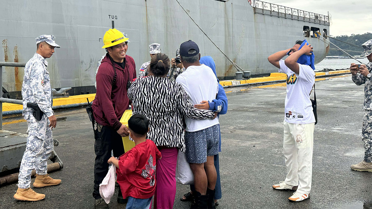 US naval ship rescues 3 Pangasinan fishers, brings them to Subic Bay