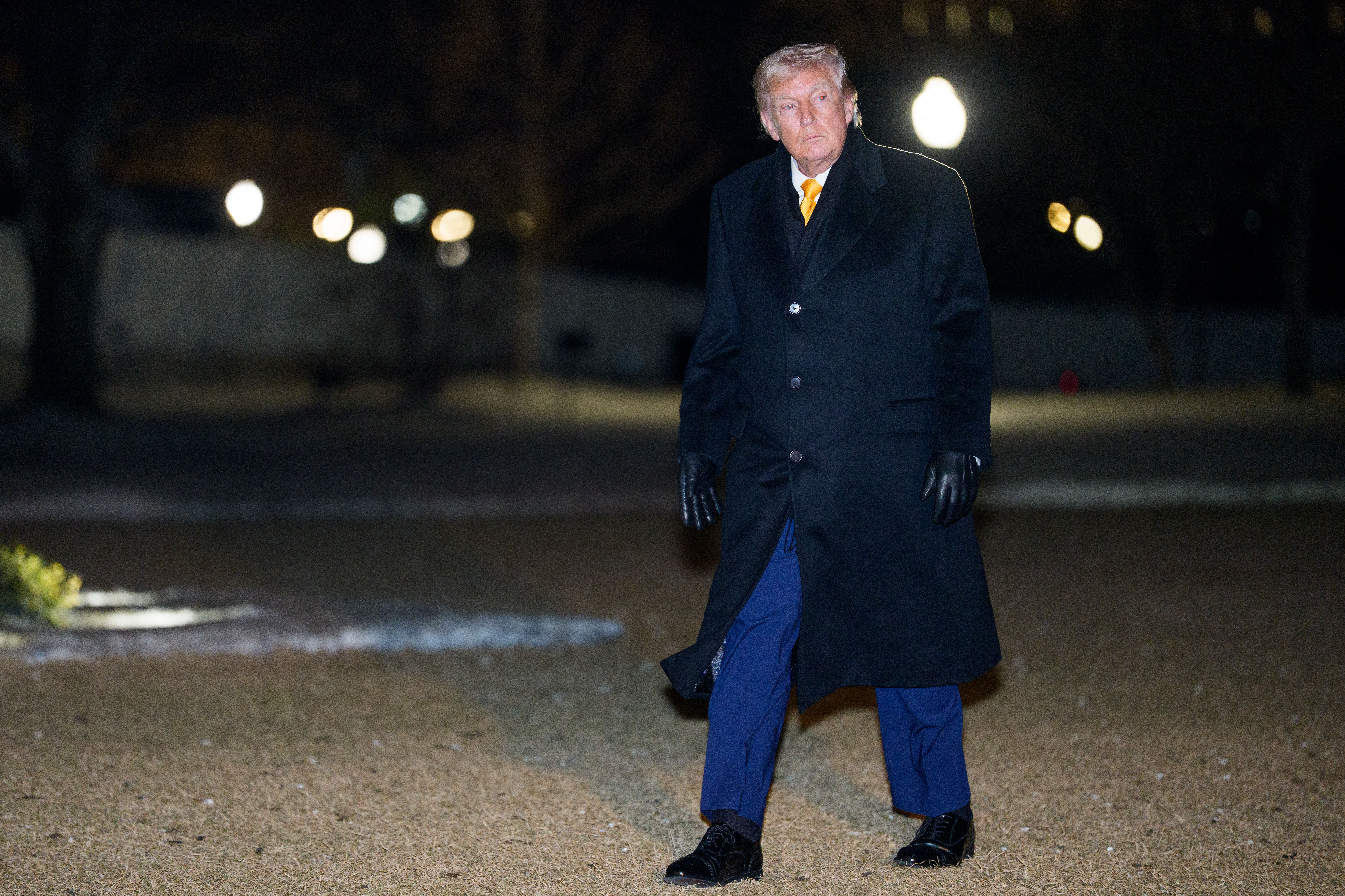 Trump threatens to stop opening of Canada-US bridge