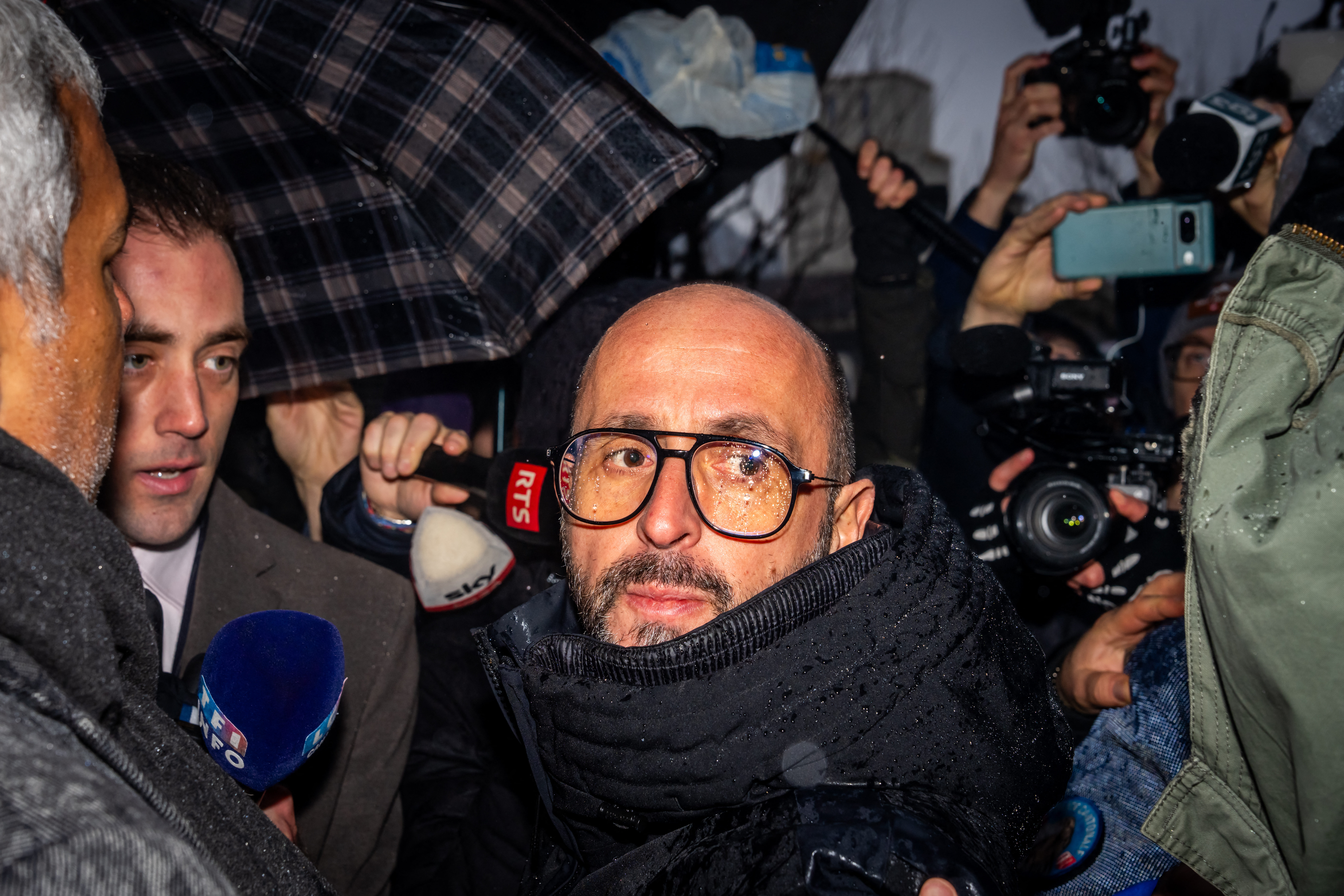 Fire chief questioned in Swiss bar fire probe