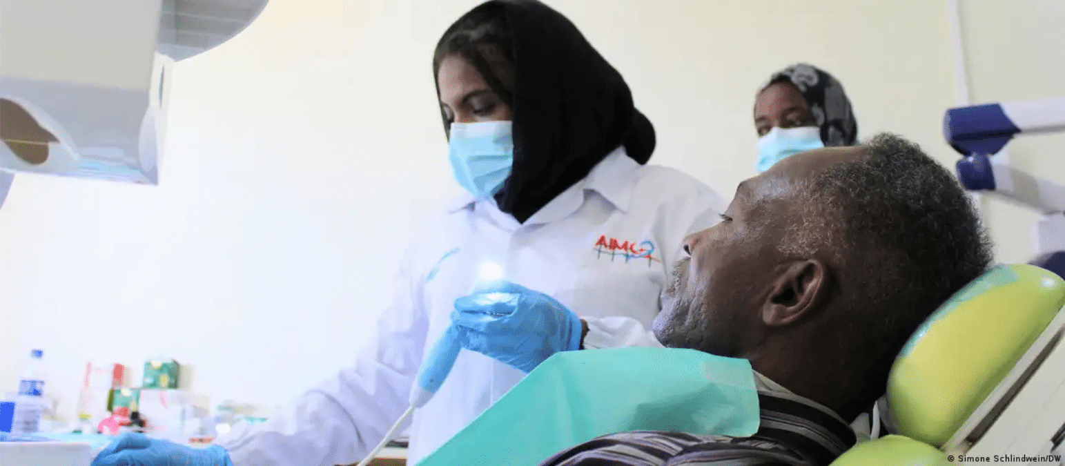 Sudanese refugee dentists rebuild care in Uganda