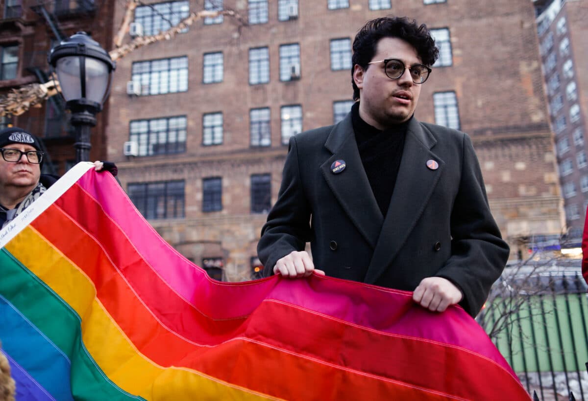 Featured articles right