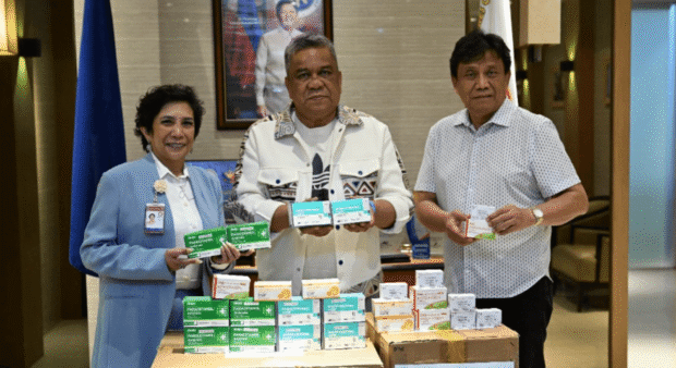 Sta. Catalina, Ilocos Sur receives medical supplies from PCSO