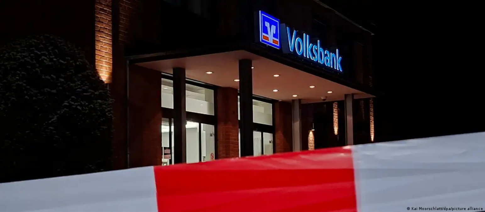 Burglars ransack safe-deposit boxes in German bank heist