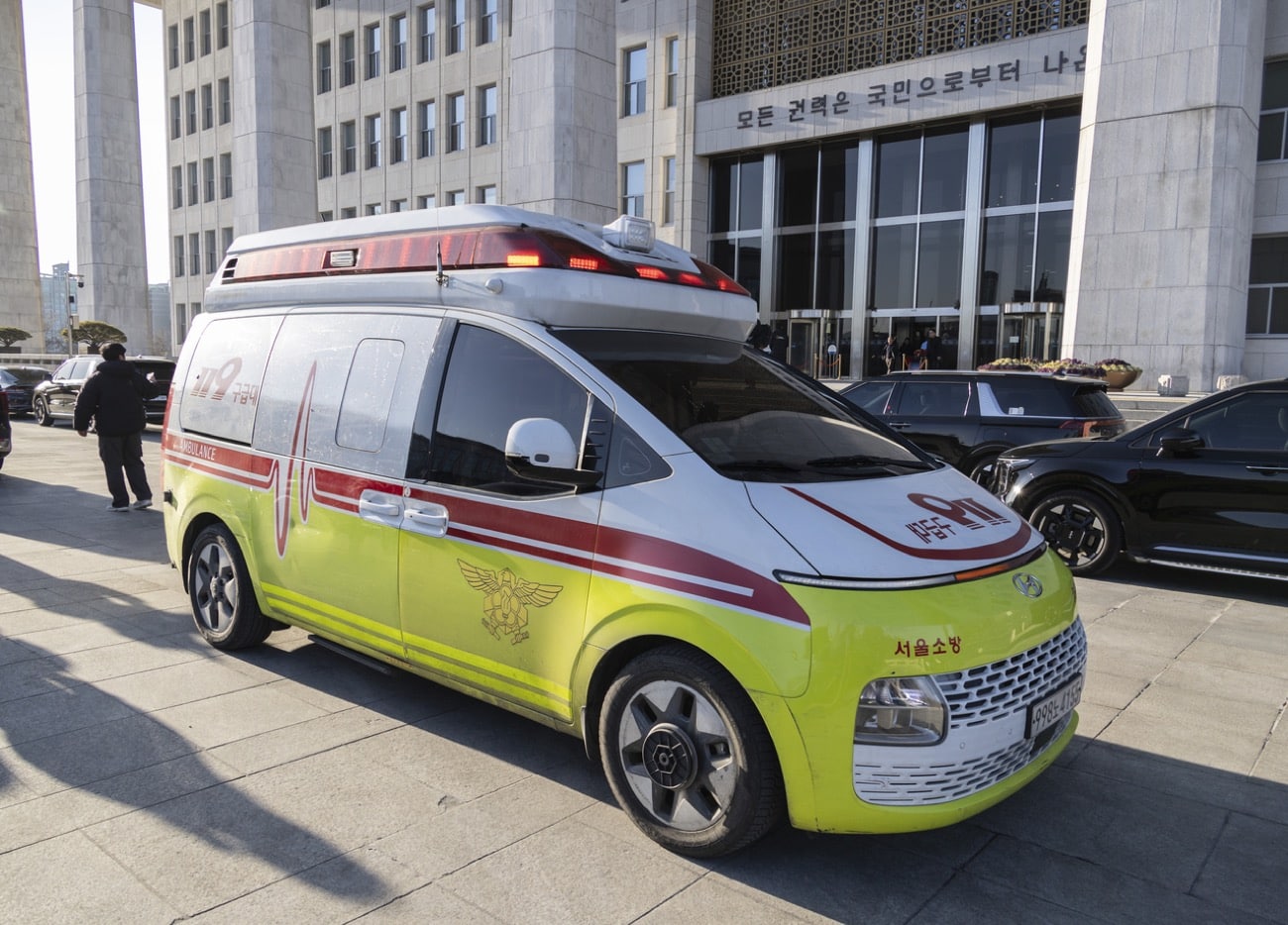 Woman gives birth in ambulance after 7 Korean hospitals refuse care