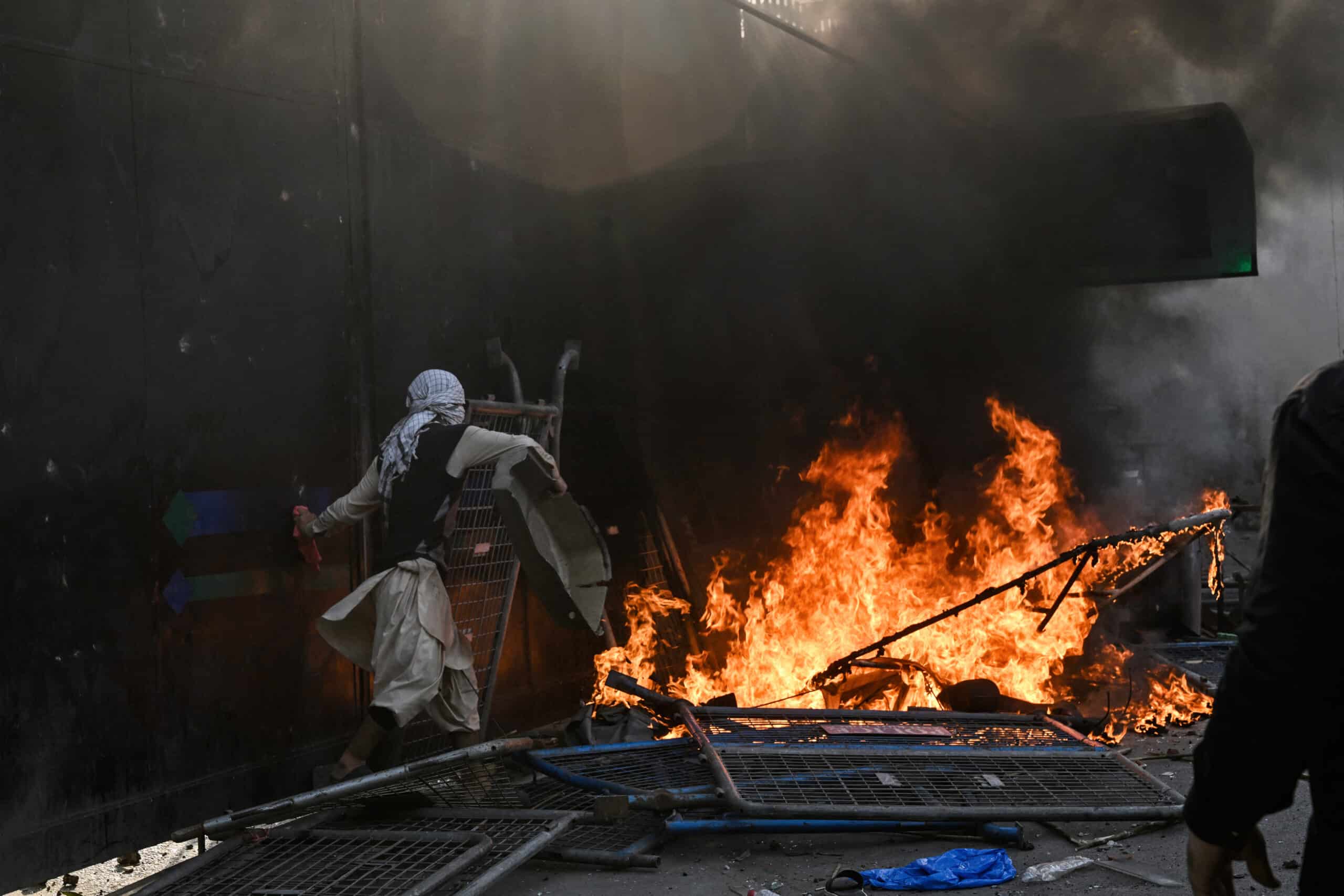 Israel, Hezbollah trade fire: latest developments in Iran war