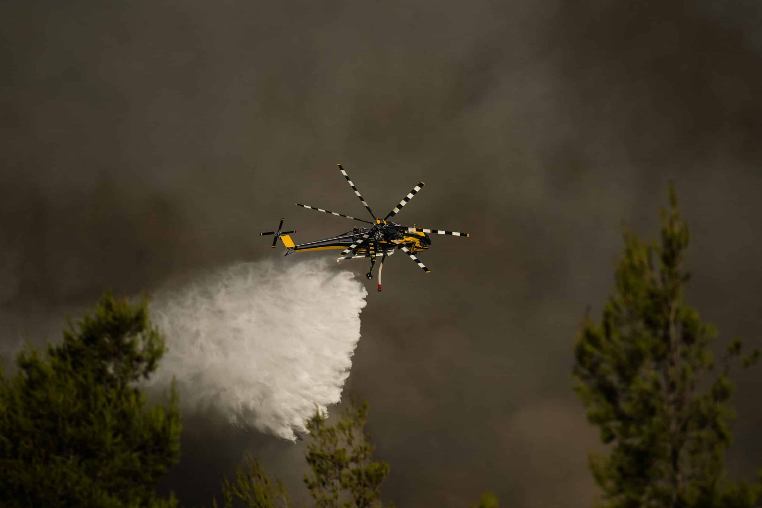 Helicopter crew killed in Greece fires