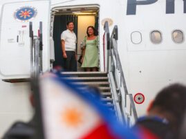 President Ferdinand R. Marcos Jr. and First Lady Louise Araneta-Marcos are welcomed by Australia Assistant Minister for Foreign Affairs Tim Watts and other officials as they arrived at Melbourne Airport, Australia on Sunday, March 3, 2024. Photos courtesy of PPA POOL / Noel B. Pabalate